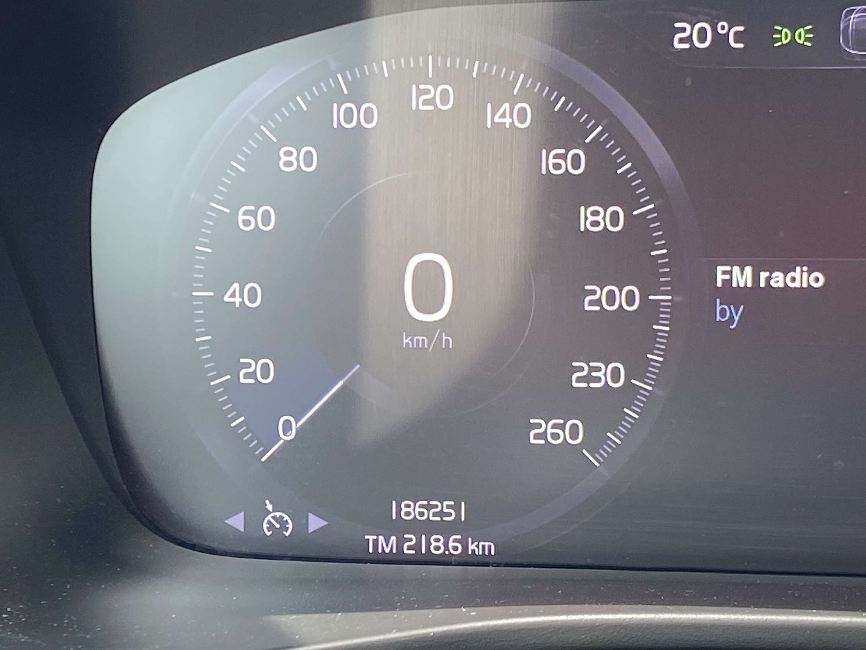 2020 Volvo XC40 T5 AWD Momentum thumb 12