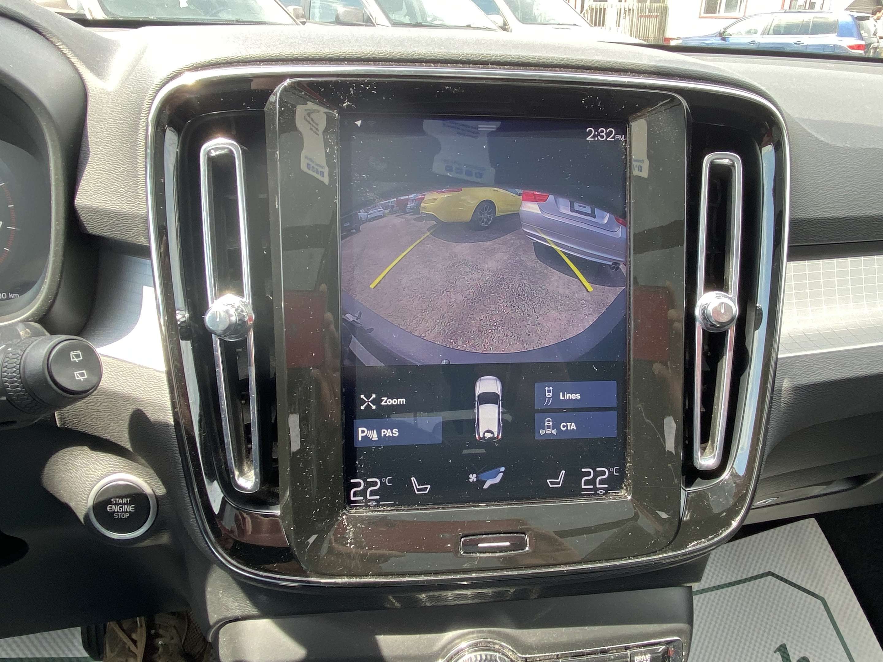 2020 Volvo XC40 T5 AWD Momentum thumb 10