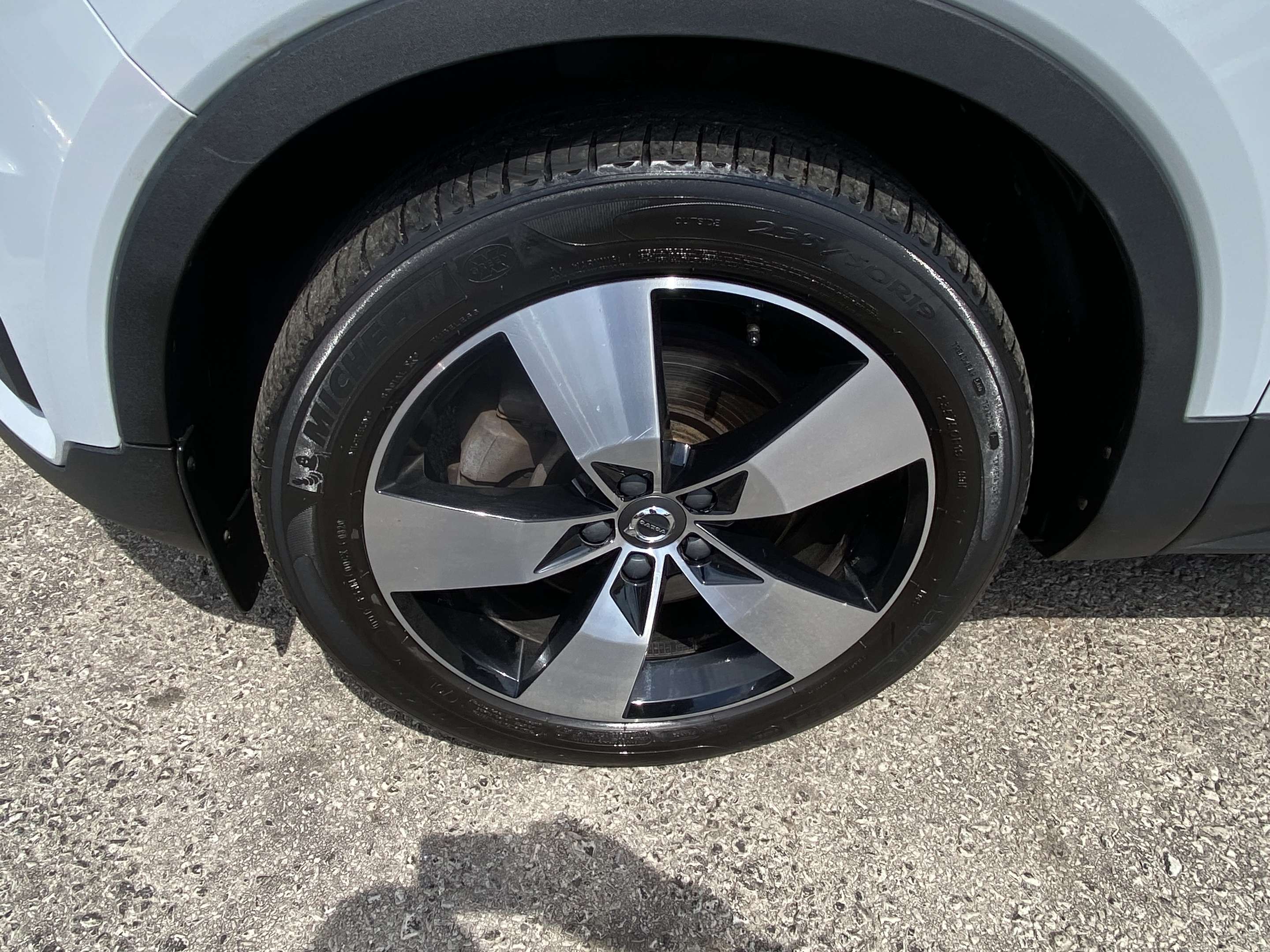 2020 Volvo XC40 T5 AWD Momentum thumb 13