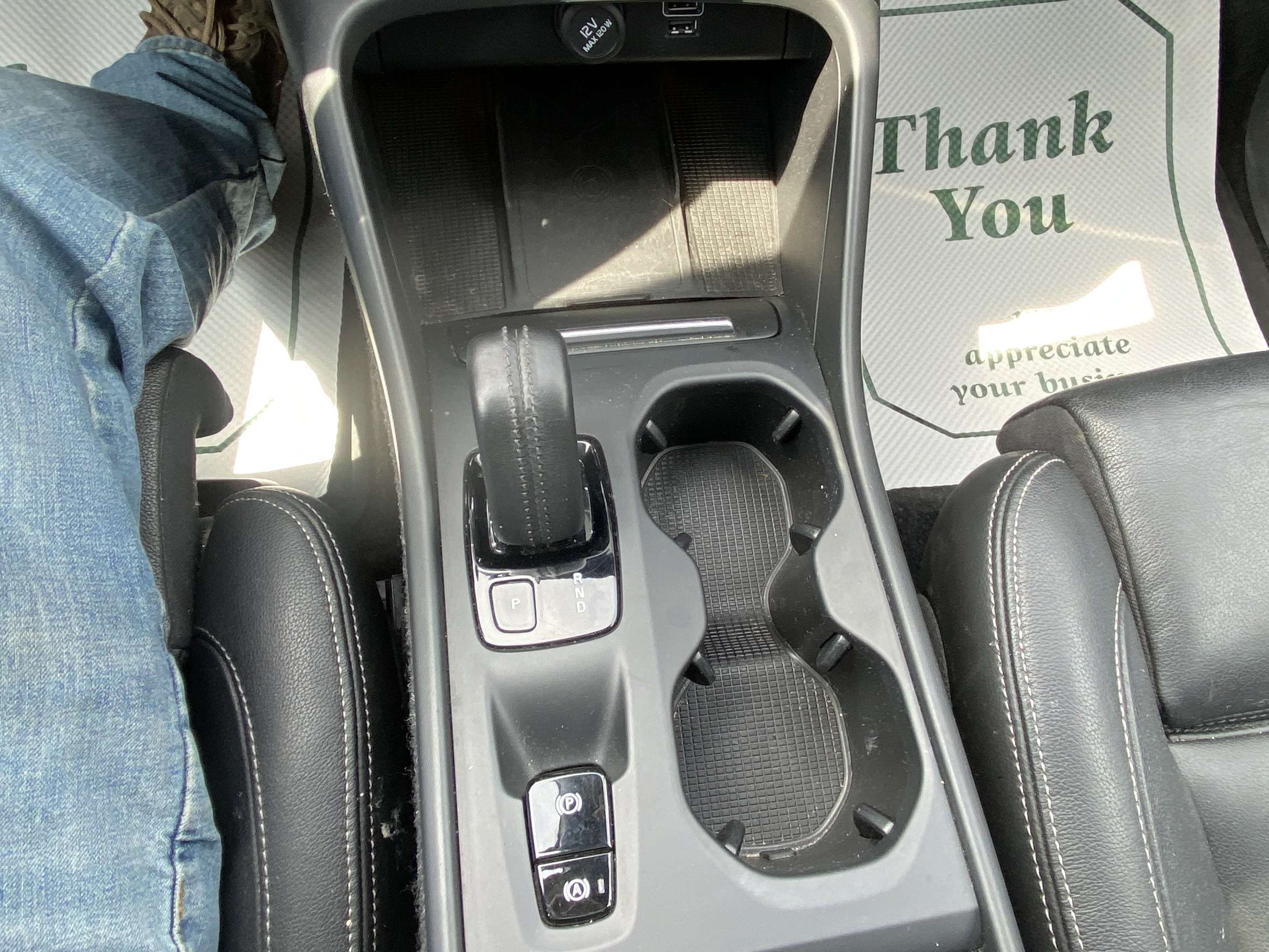 2020 Volvo XC40 T5 AWD Momentum thumb 9