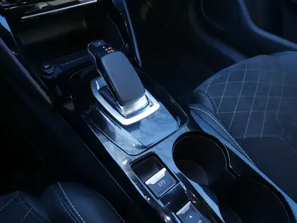 Annonce voiture d'occasion Peugeot e-208 - CARADIZE