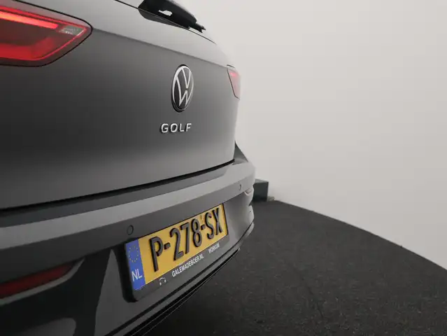 Volkswagen Golf view 21