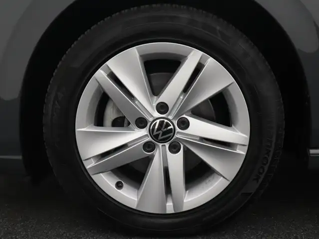 Volkswagen Golf view 5