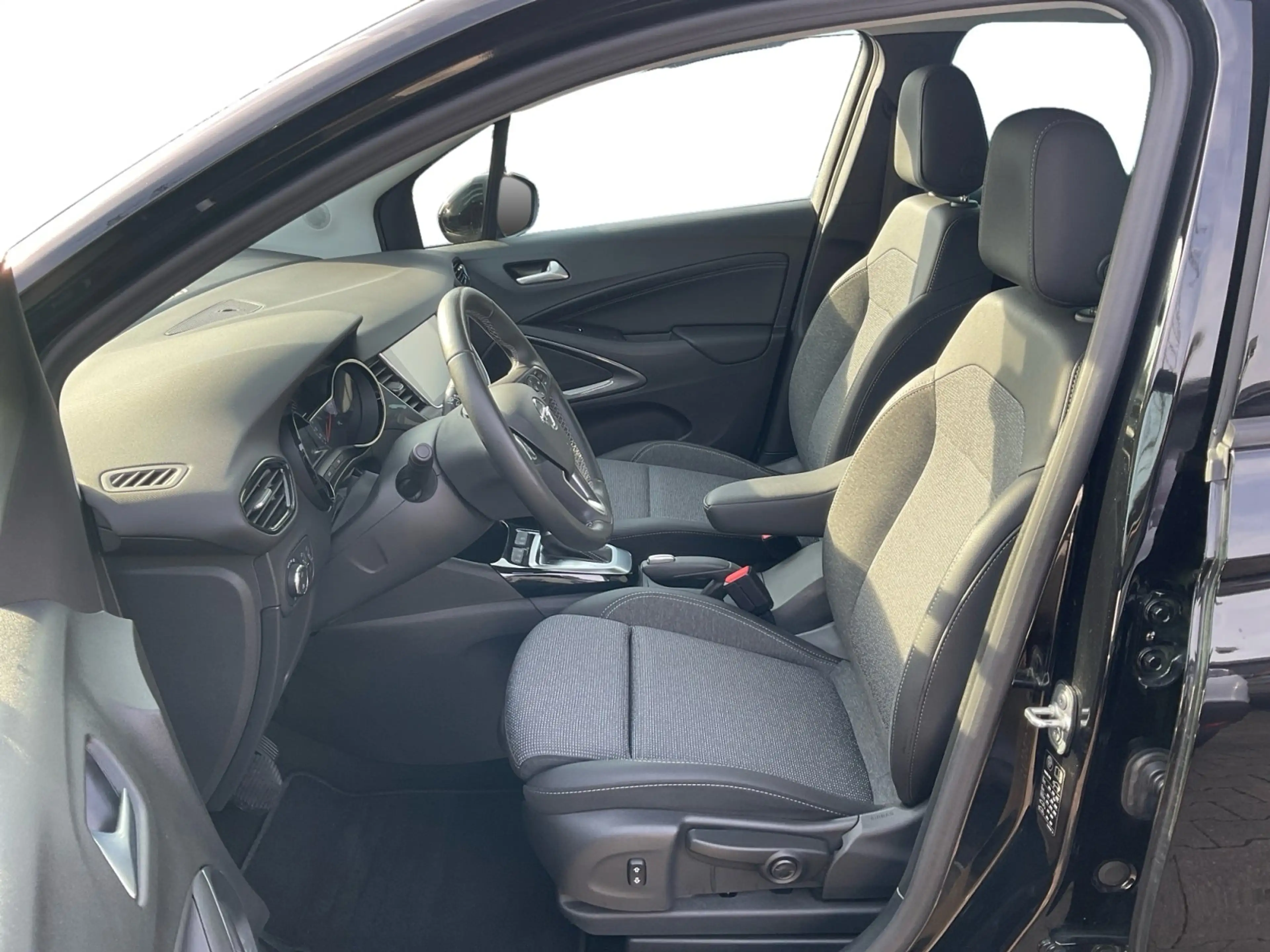 Opel Crossland 1.2 Turbo Enjoy Automatik mit top Extras! — photo 11