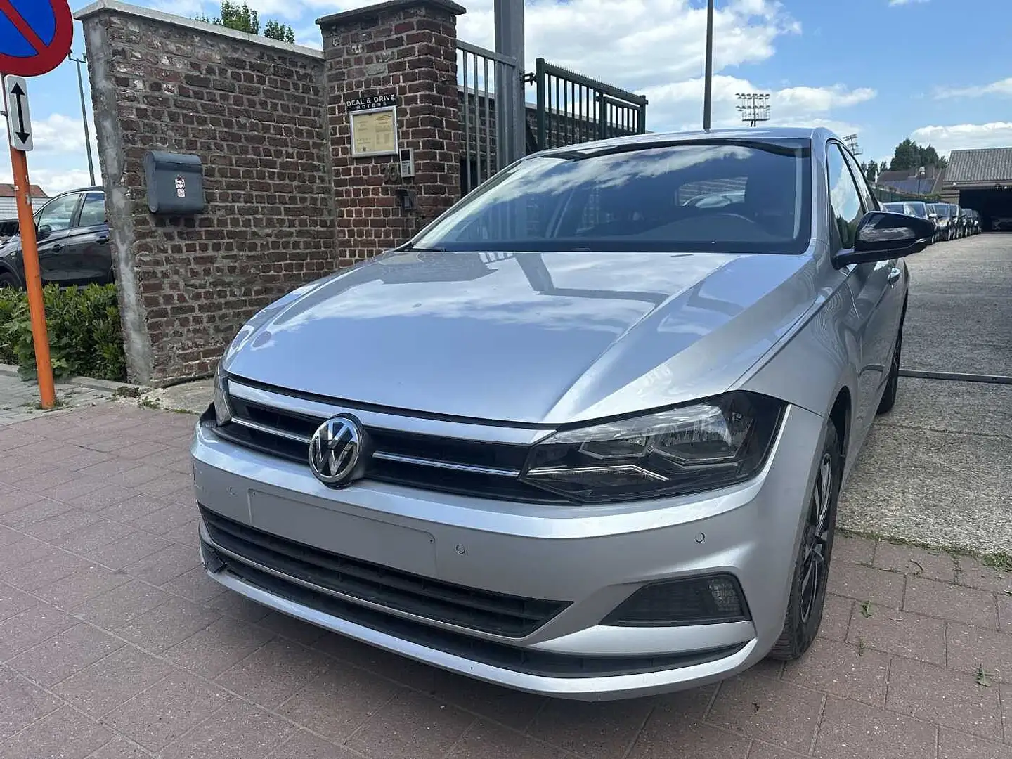 Volkswagen Polo 1.0 TSi MET 108DKM HANDELAARS & EXPORT Gris - 1