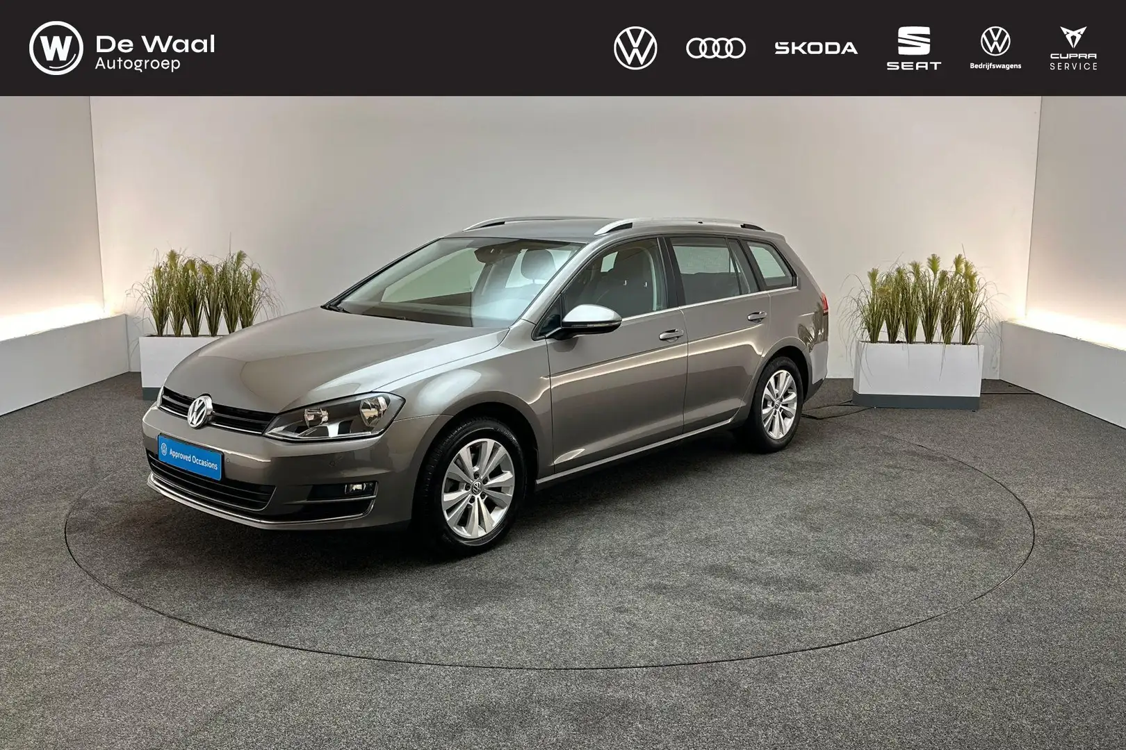 Volkswagen Golf Variant 1.4 TSI 125pk Connected Series | Trekhaak Zwenkbaa Grijs - 1