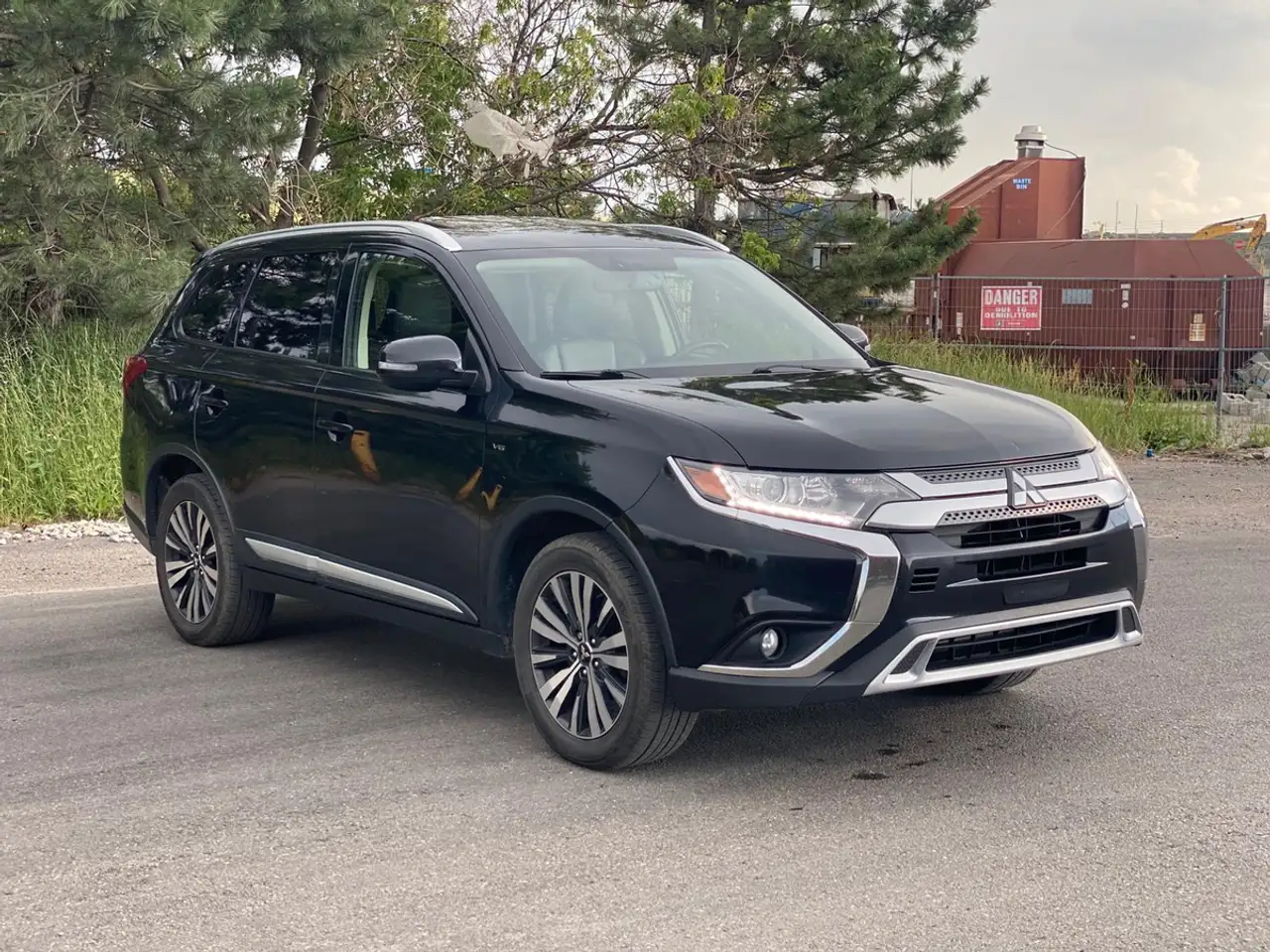 Mitsubishi Outlander photo Mitsubishi Outlander