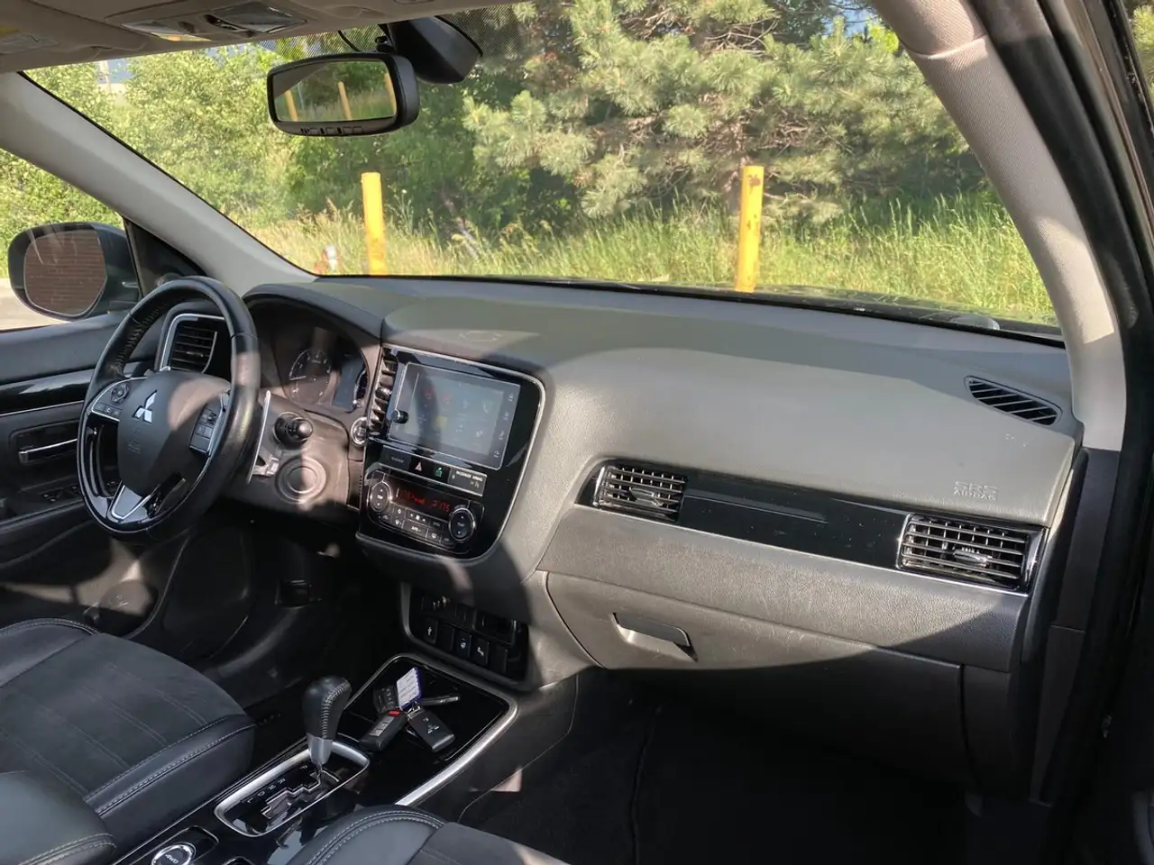 Mitsubishi Outlander photo Mitsubishi Outlander