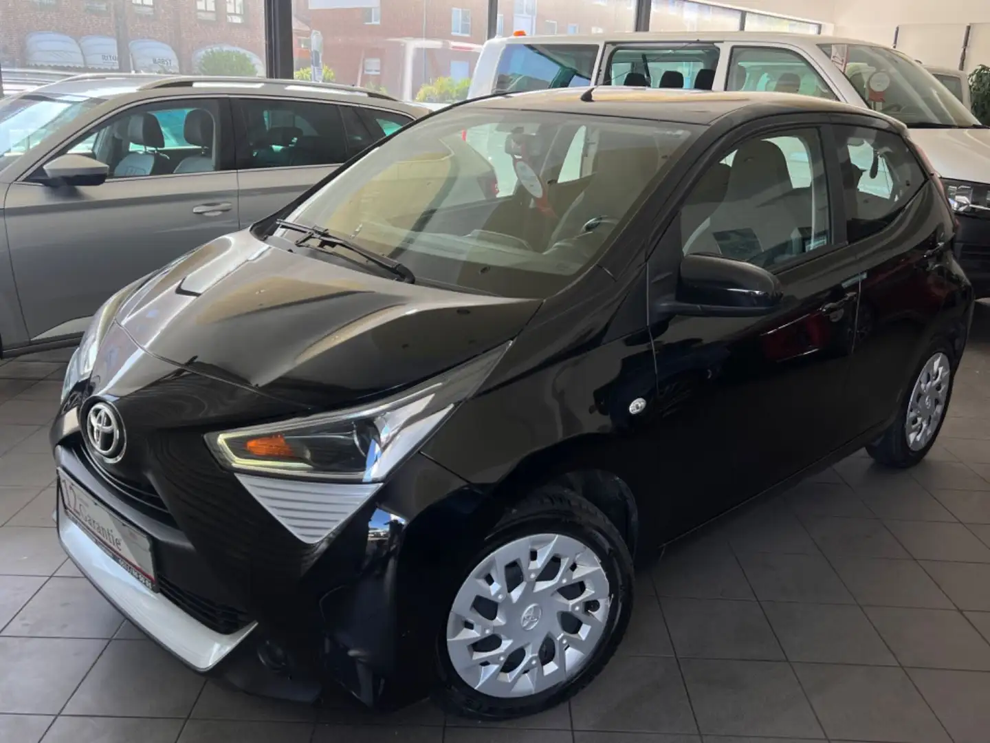 Toyota AYGO x-play MultiLenkrad~Bluetooth~Kamera~5.Trg~ Zwart - 1