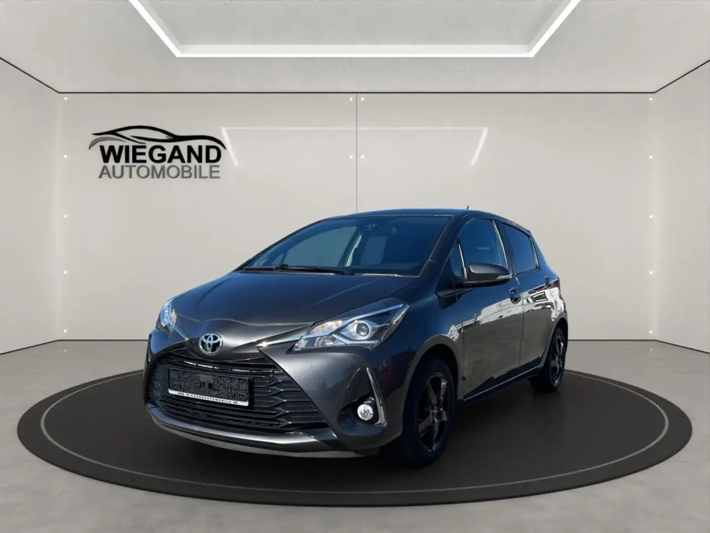 Toyota Yaris 1,5-Dual-VVT-iE Team Deutschland+NAVI+ Grau - 1