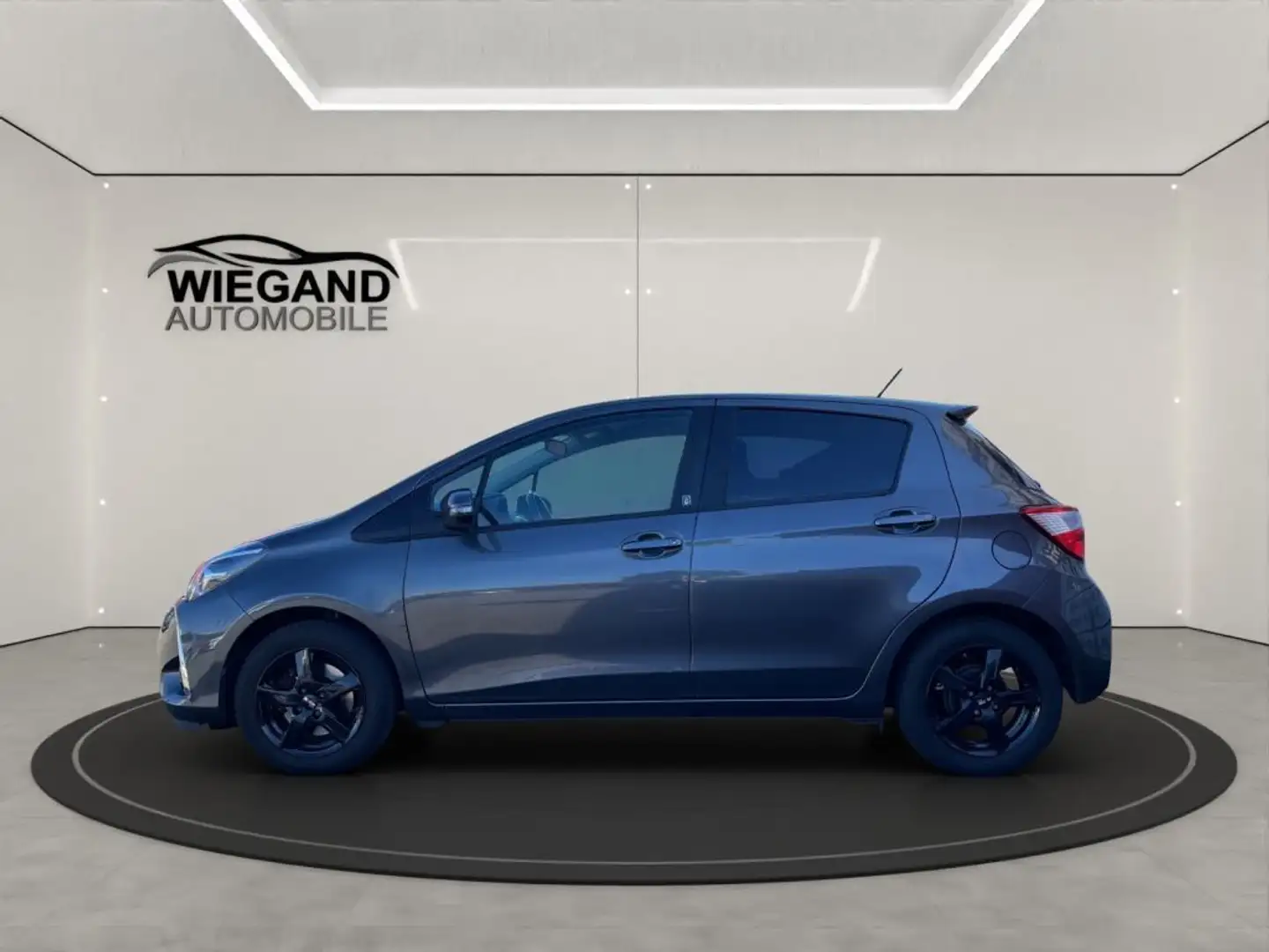 Toyota Yaris 1,5-Dual-VVT-iE Team Deutschland+NAVI+ Grau - 2