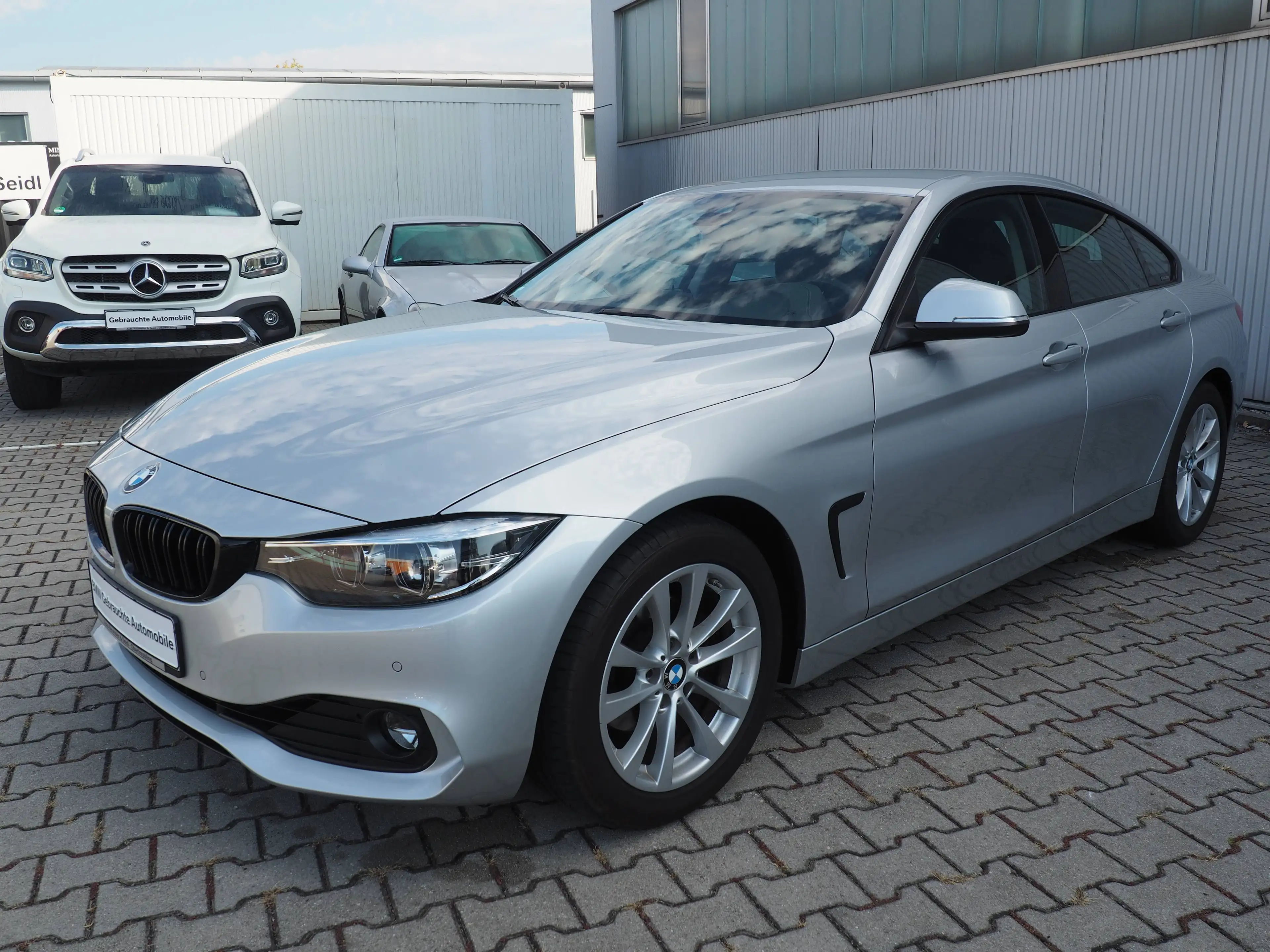 BMW 420 i Gran Coupe Aut. Advantage*NaviProf*LED*Sportsitz*PDC* — photo 3