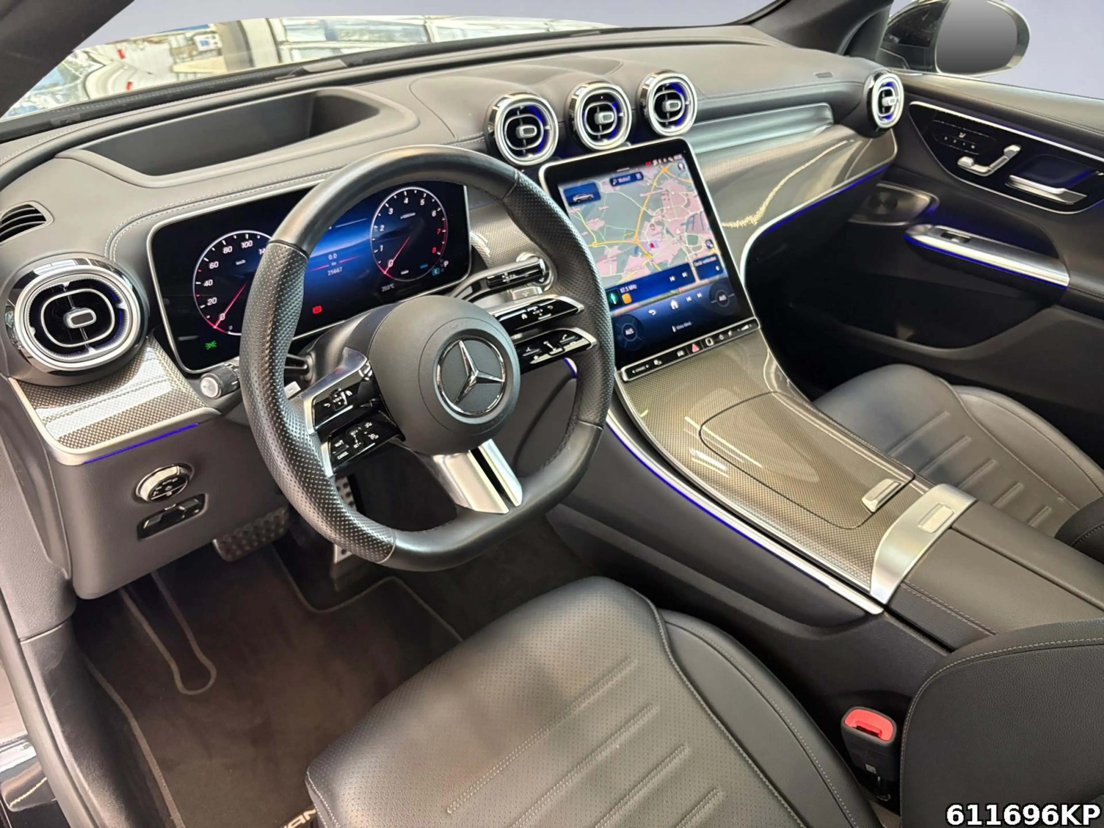 Mercedes-Benz GLC 300 4M AMG Coupé  Pano Burmester 360° Night — photo 13