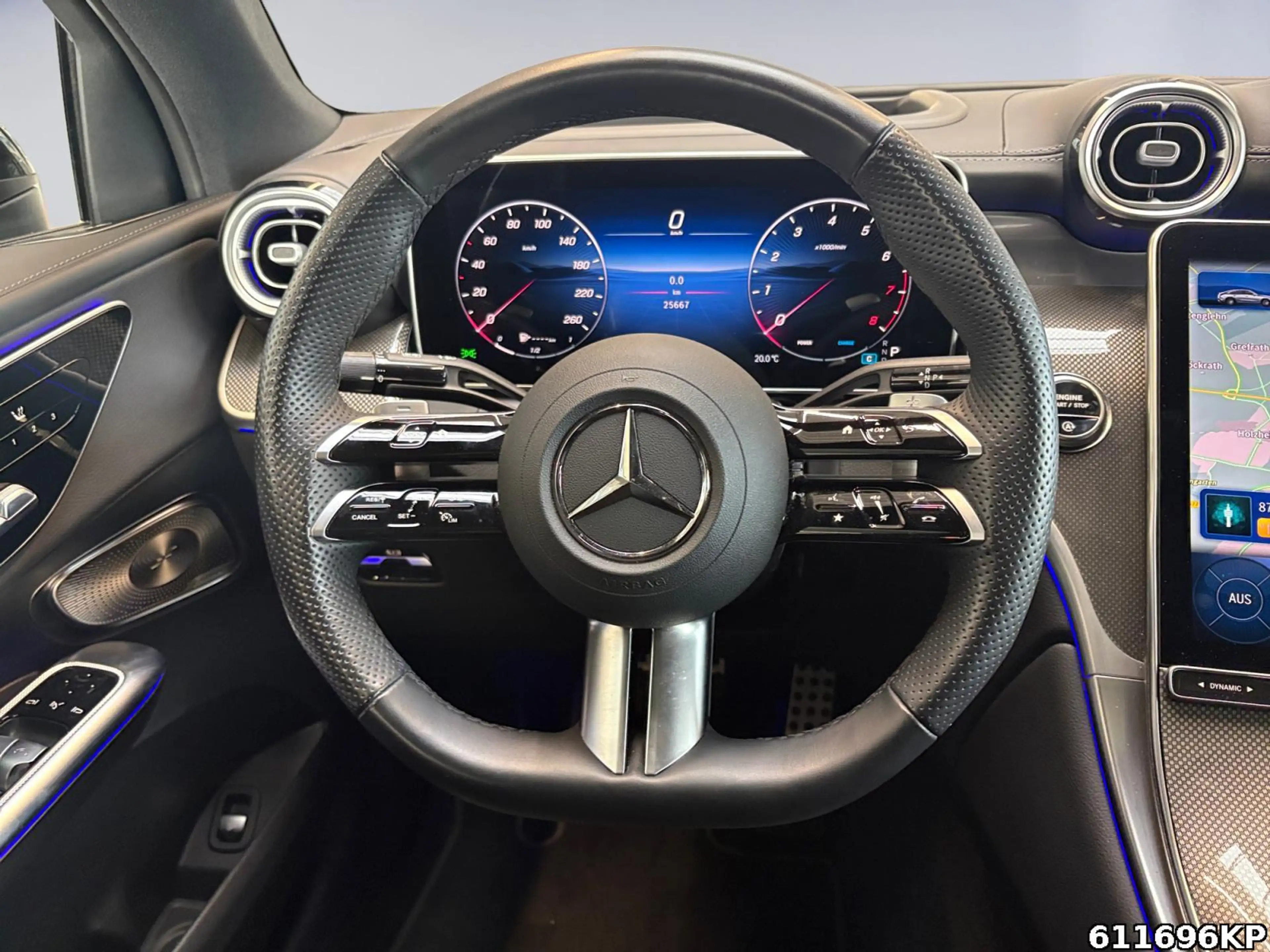Mercedes-Benz GLC 300 4M AMG Coupé  Pano Burmester 360° Night — photo 9