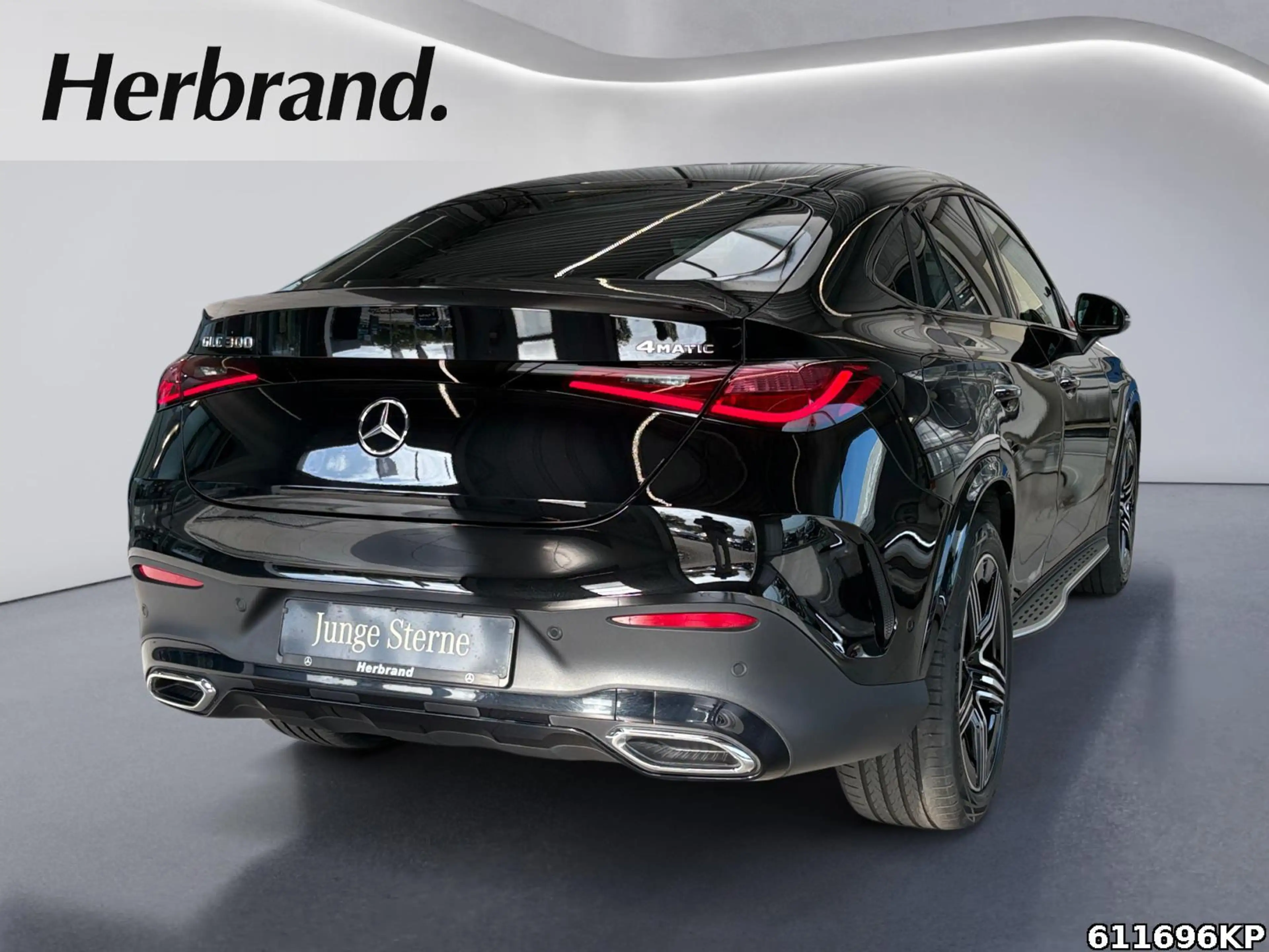 Mercedes-Benz GLC 300 4M AMG Coupé  Pano Burmester 360° Night — photo 3
