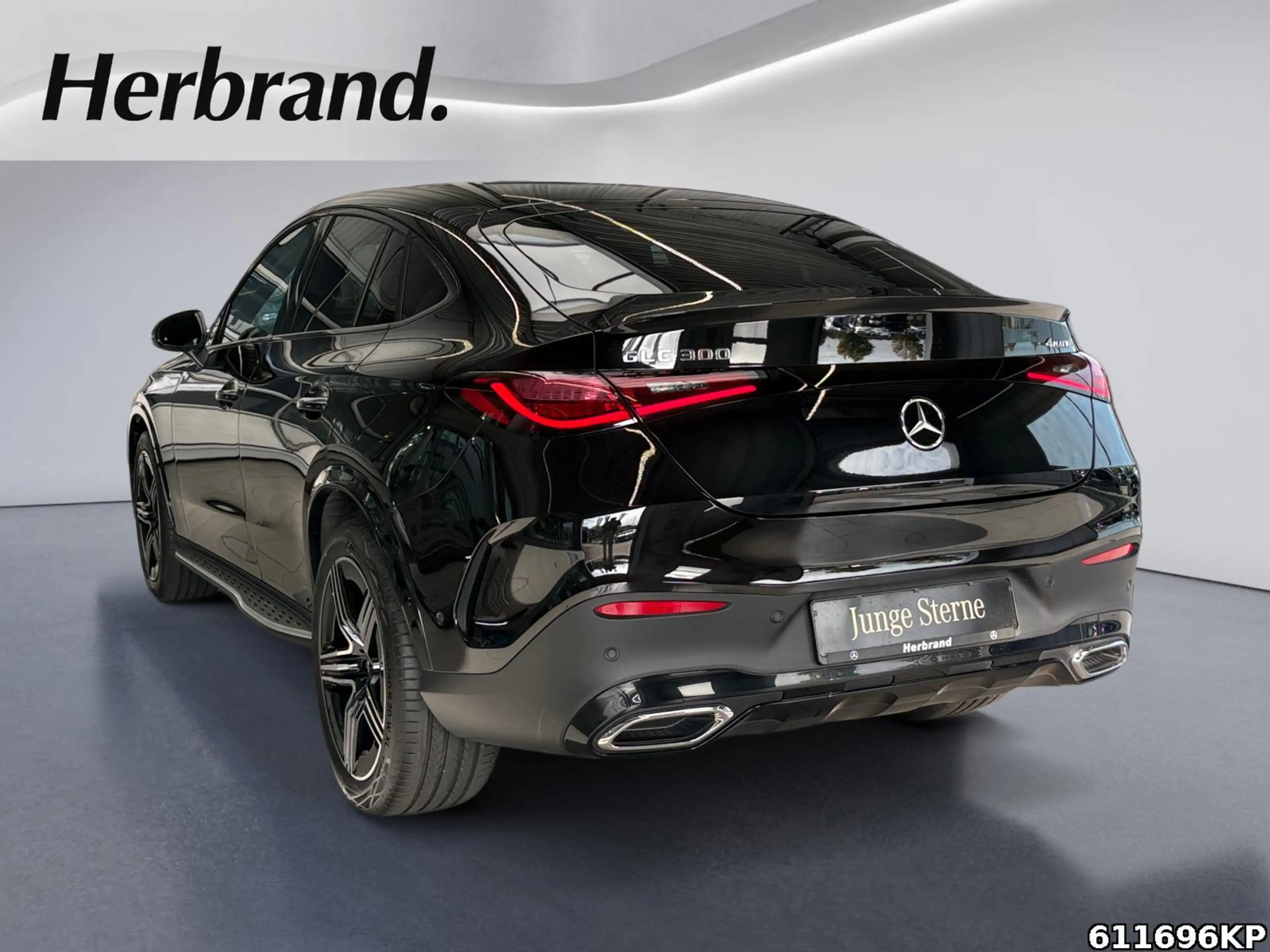 Mercedes-Benz GLC 300 4M AMG Coupé  Pano Burmester 360° Night — photo 4