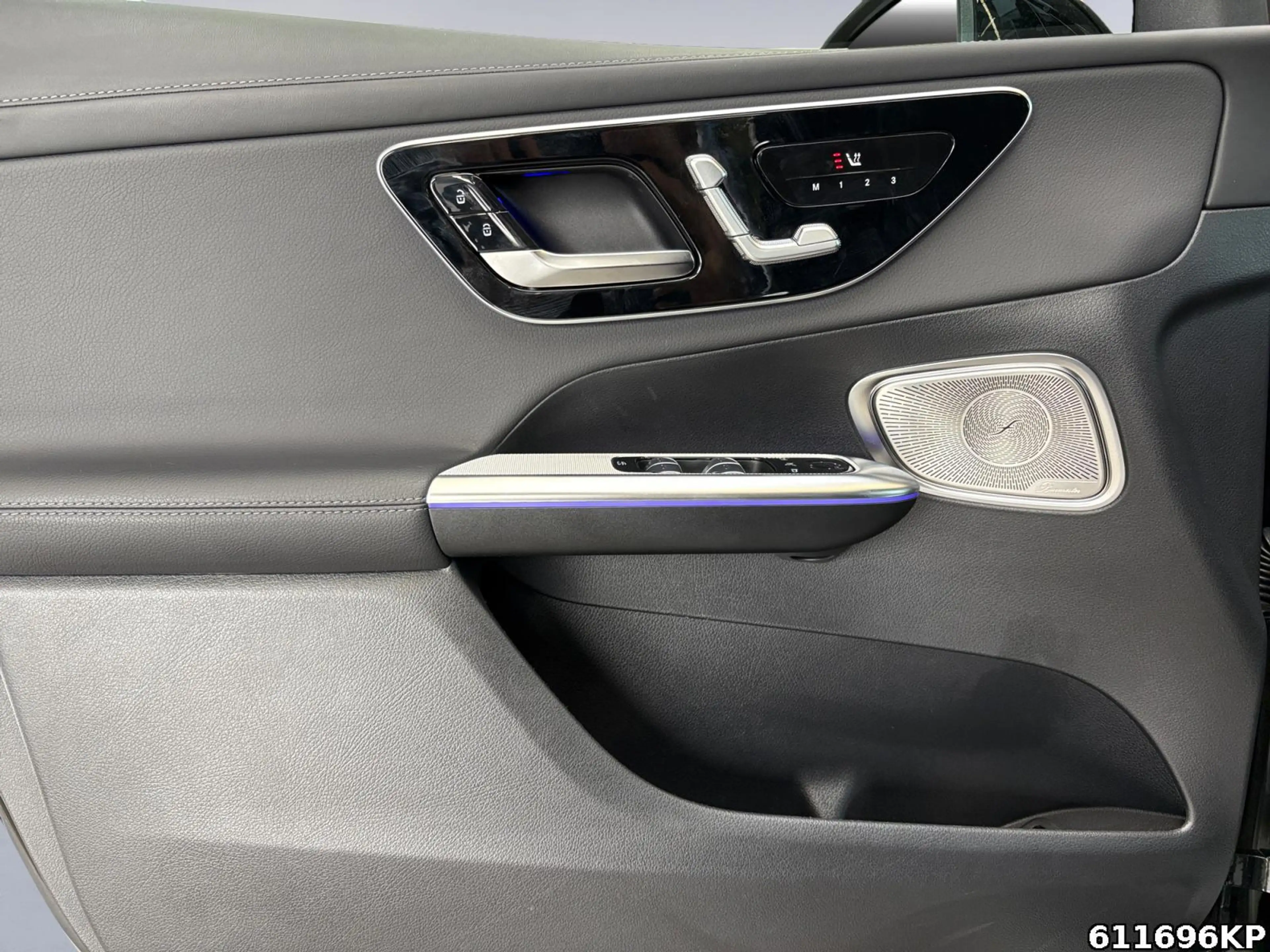 Mercedes-Benz GLC 300 4M AMG Coupé  Pano Burmester 360° Night — photo 14