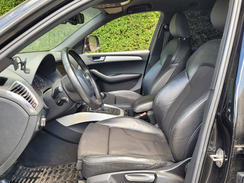 Audi Q5 S-Line 2.0 TFSI 155 kW quattro Black Edition — photo 8