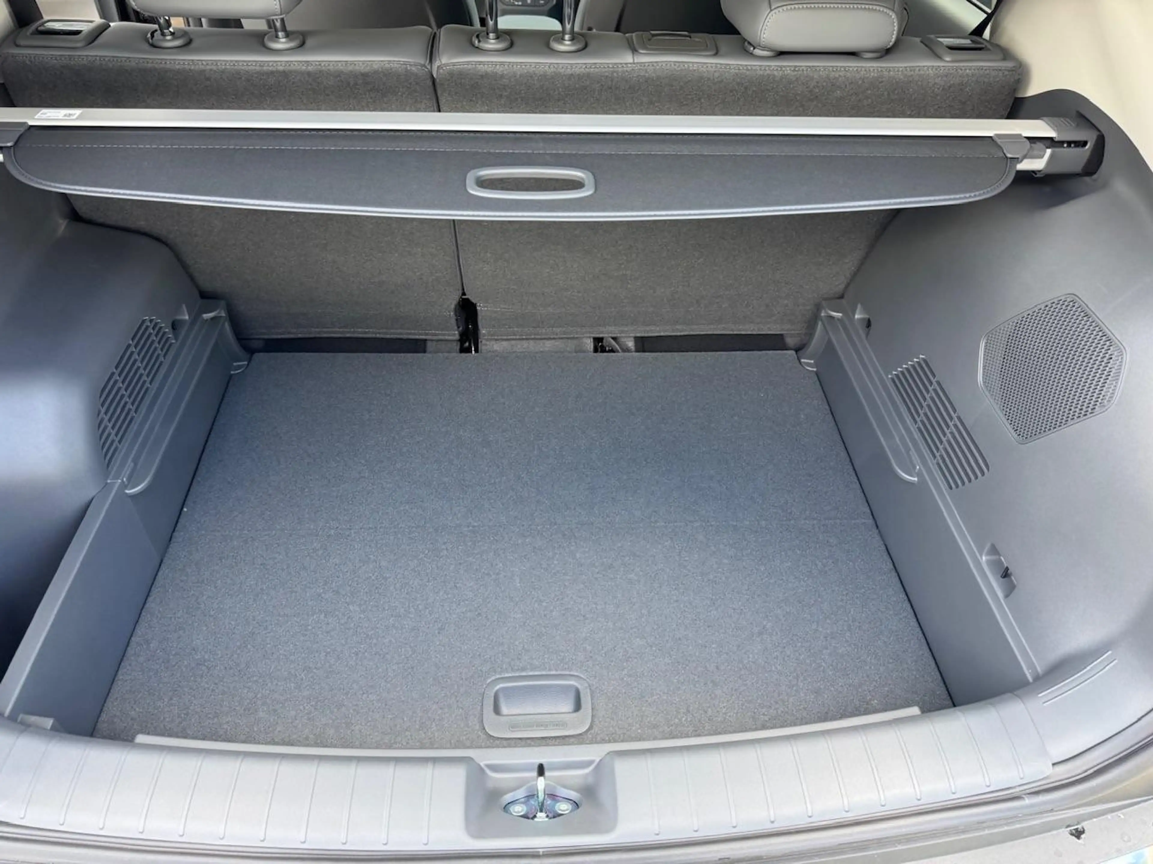 Kia EV3 81,4 kWh 204pk Plus Advanced | Schuif/Kanteldak | — photo 11