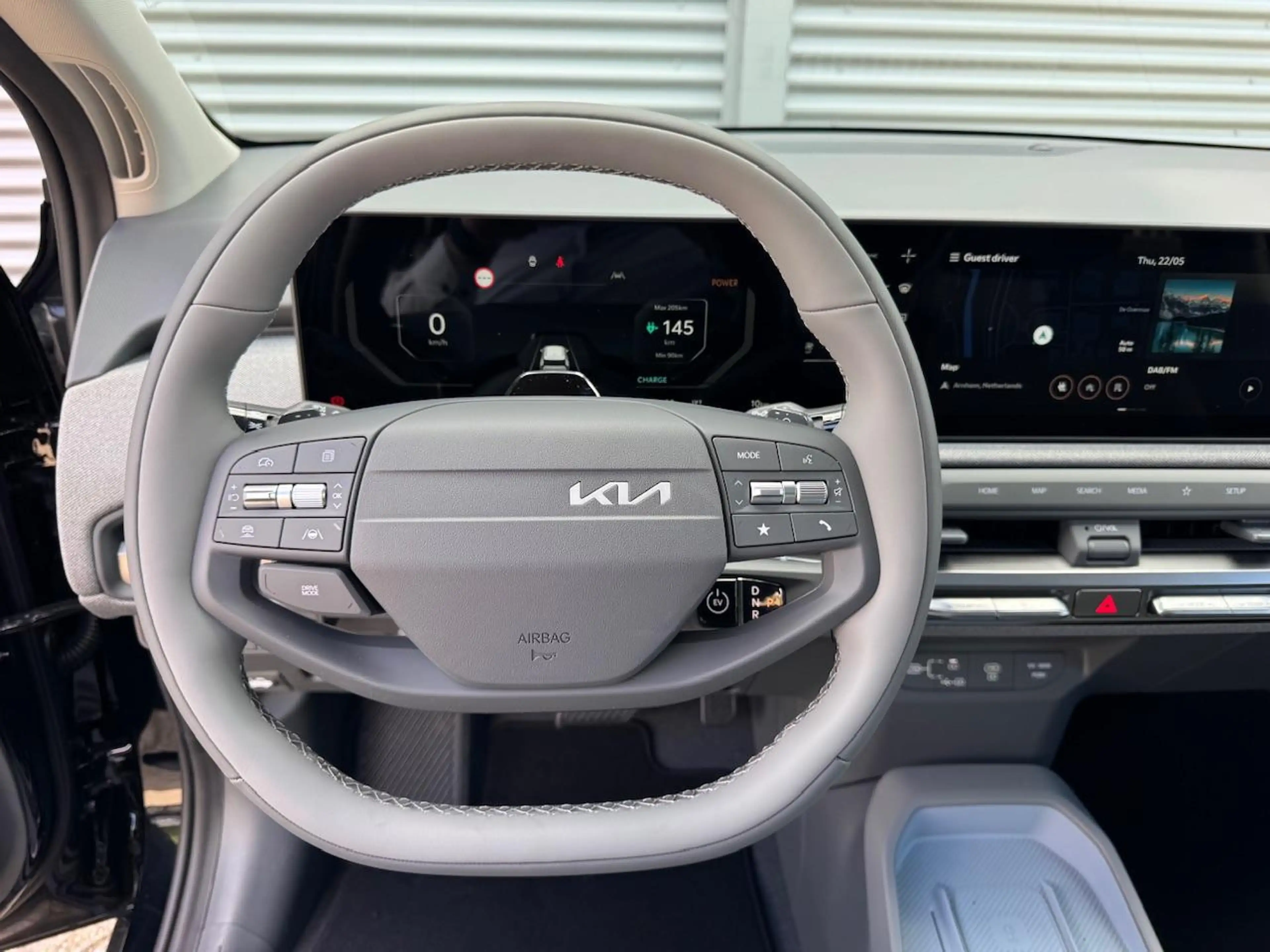 Kia EV3 81,4 kWh 204pk Plus Advanced | Schuif/Kanteldak | — photo 13