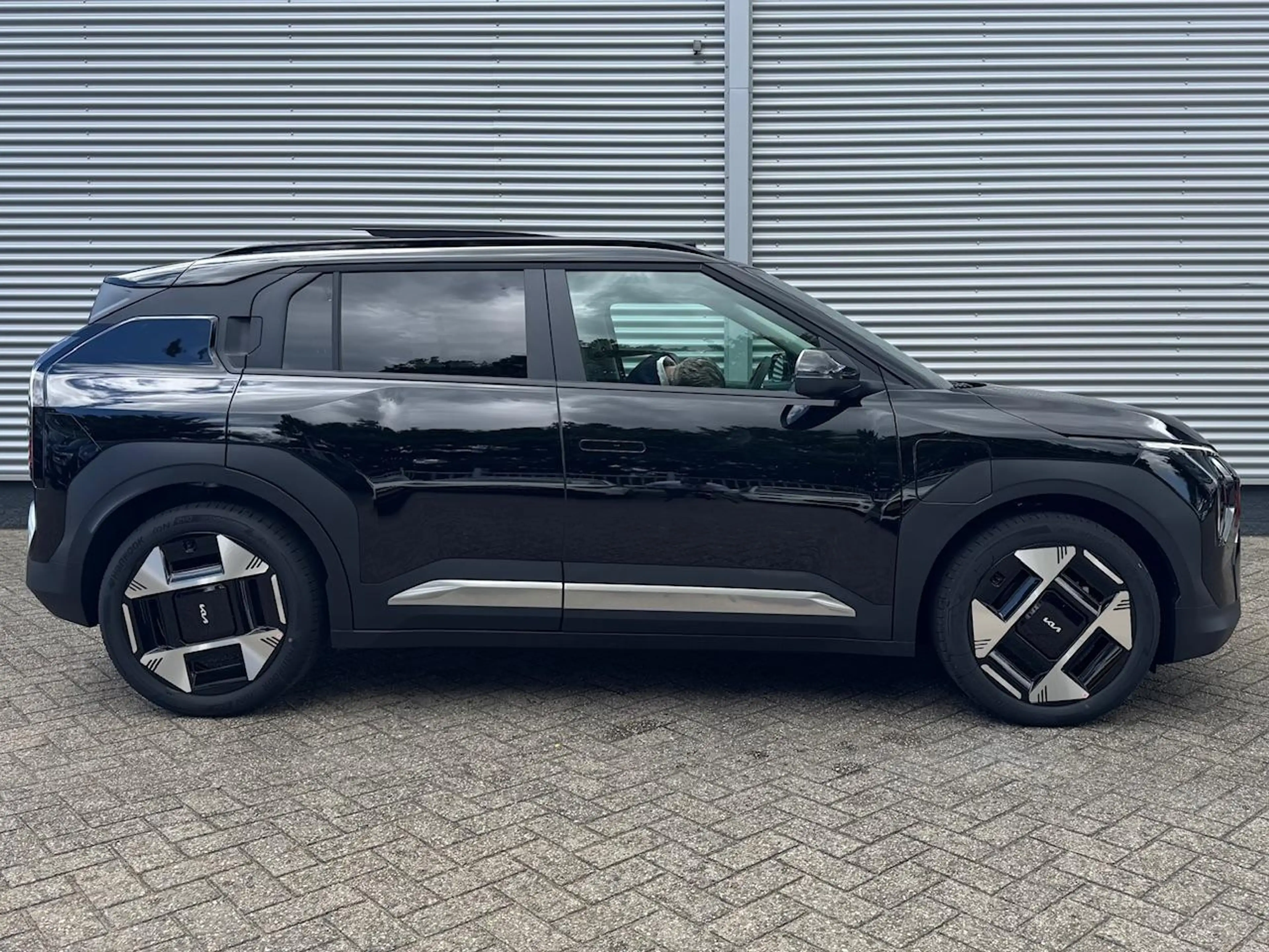 Kia EV3 81,4 kWh 204pk Plus Advanced | Schuif/Kanteldak | — photo 6