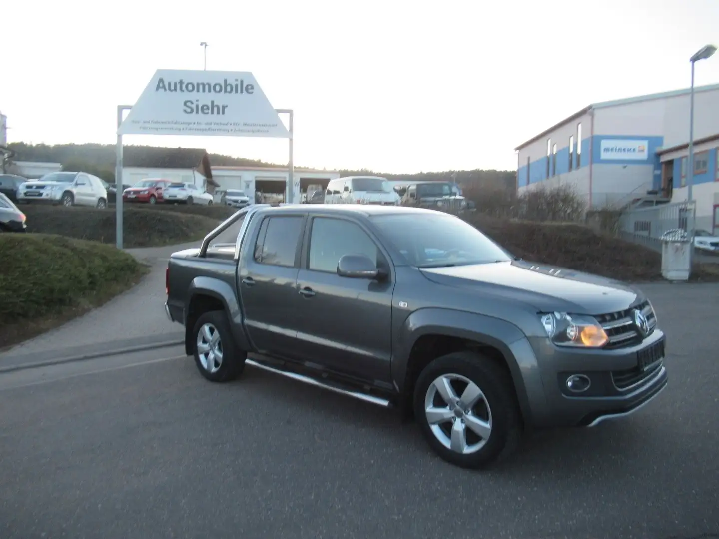 Volkswagen Amarok Highline DoubleCab 4Motion Grau - 2