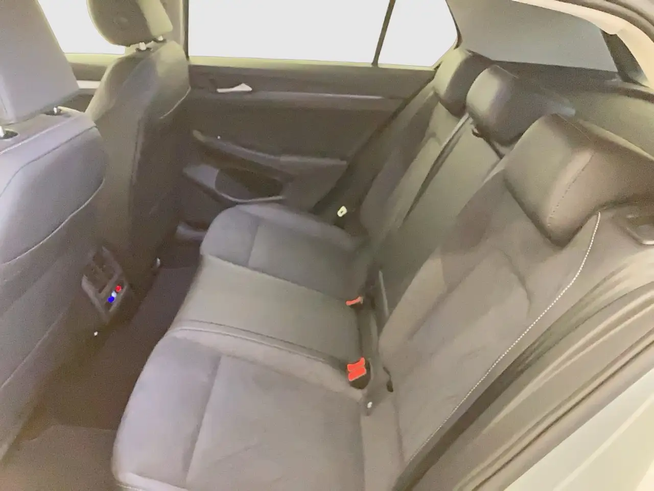 Volkswagen Golf Rabbit TSI 9