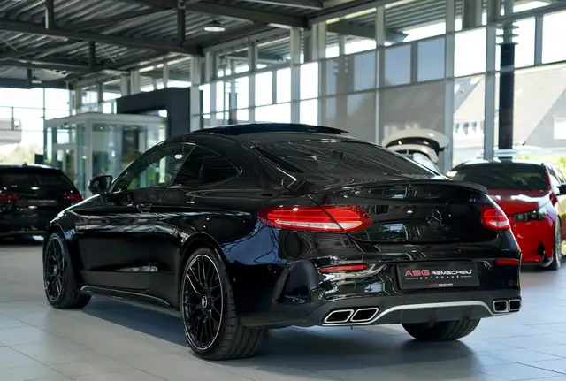Mercedes-Benz C 63 Amg view 9