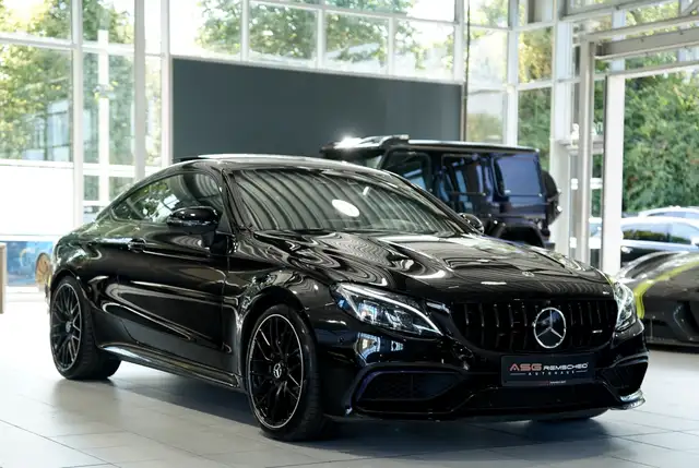 Mercedes-Benz C 63 Amg view 5