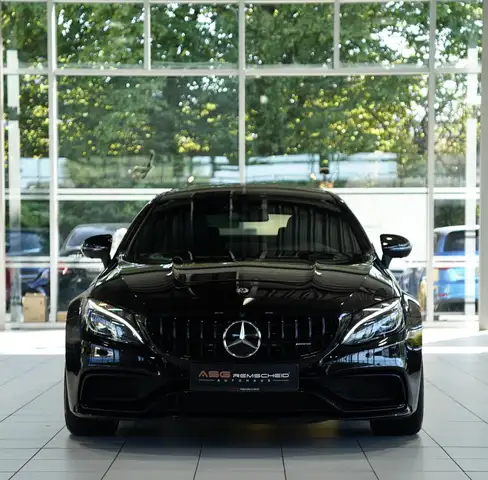 Mercedes-Benz C 63 Amg view 3