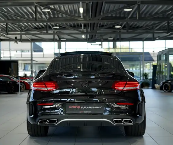 Mercedes-Benz C 63 Amg view 8
