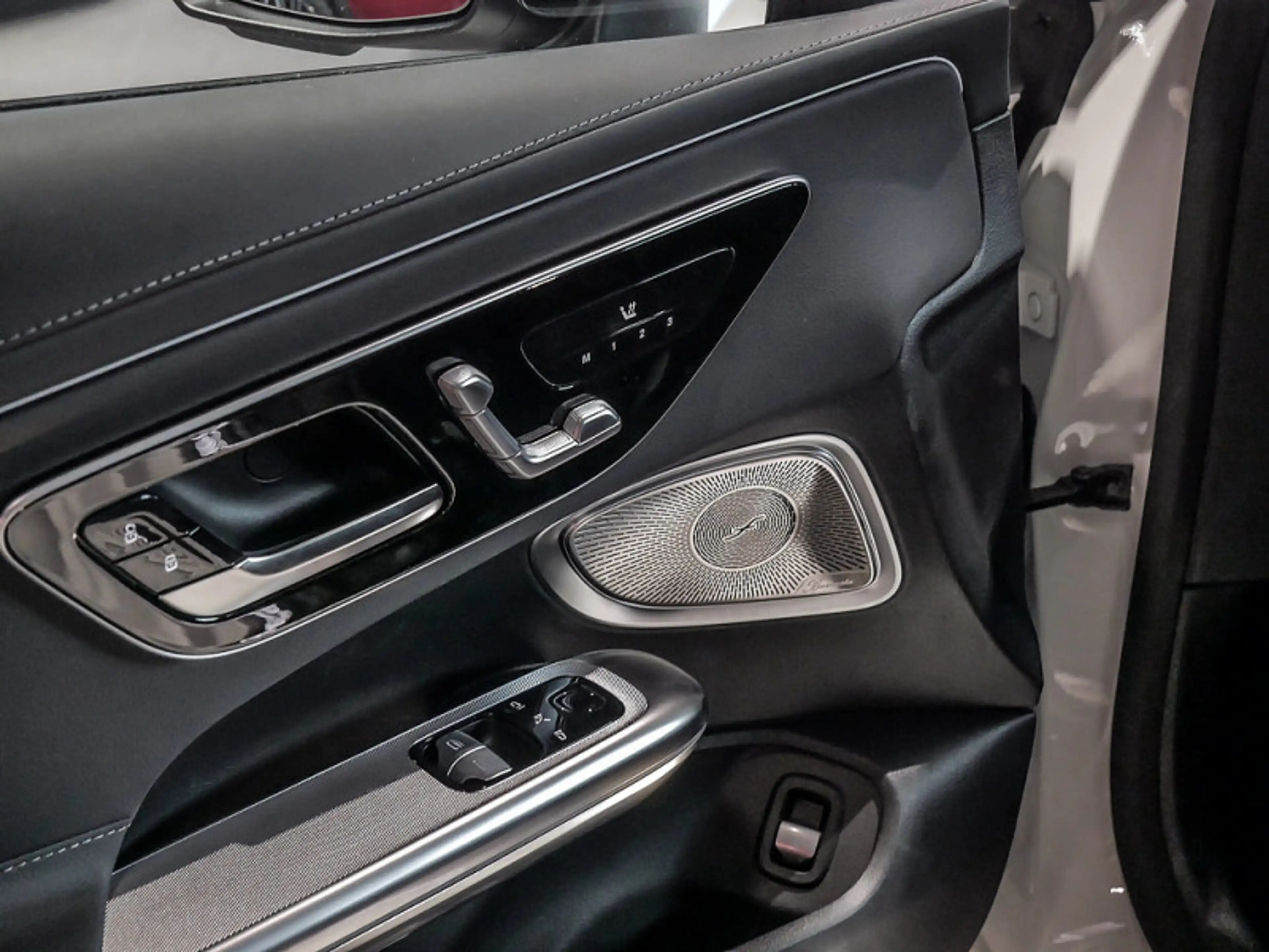 Mercedes-Benz CLE 220 d Coupé BURM AMG NIGHT DISTR SPUR PANO — photo 11