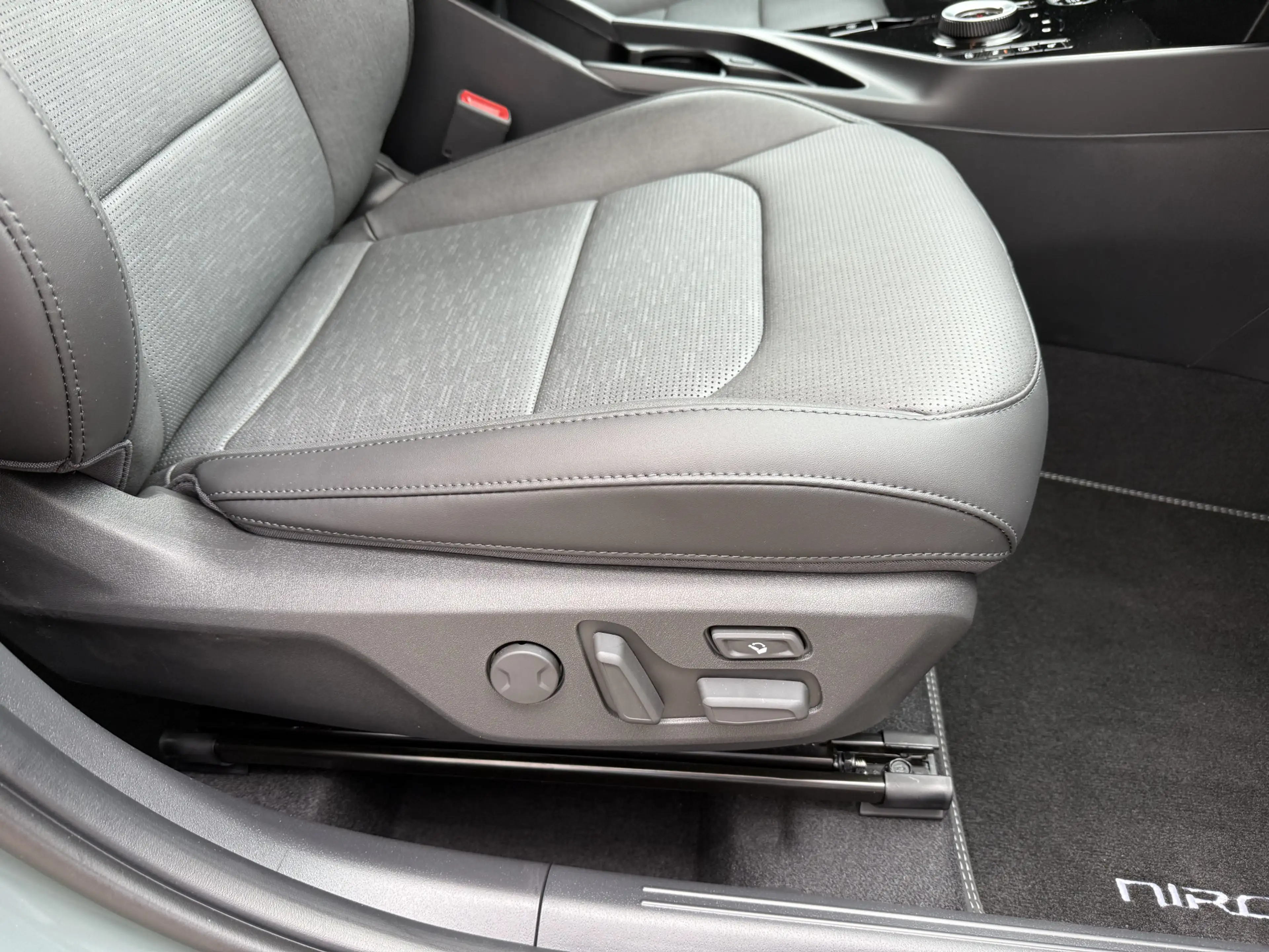 Kia Niro 1.6 GDi Hybrid ExecutiveLine Navi Camera Memory St — photo 31