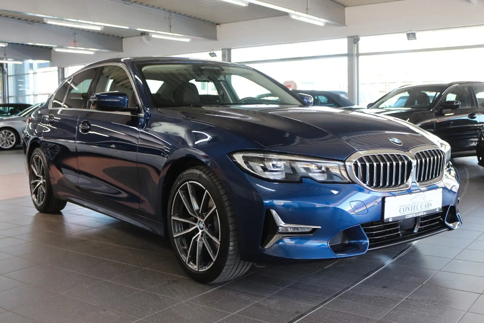 BMW 320 320i Lim.xDrive Luxury Line AHK DAP LED GSD SH Blau - 2
