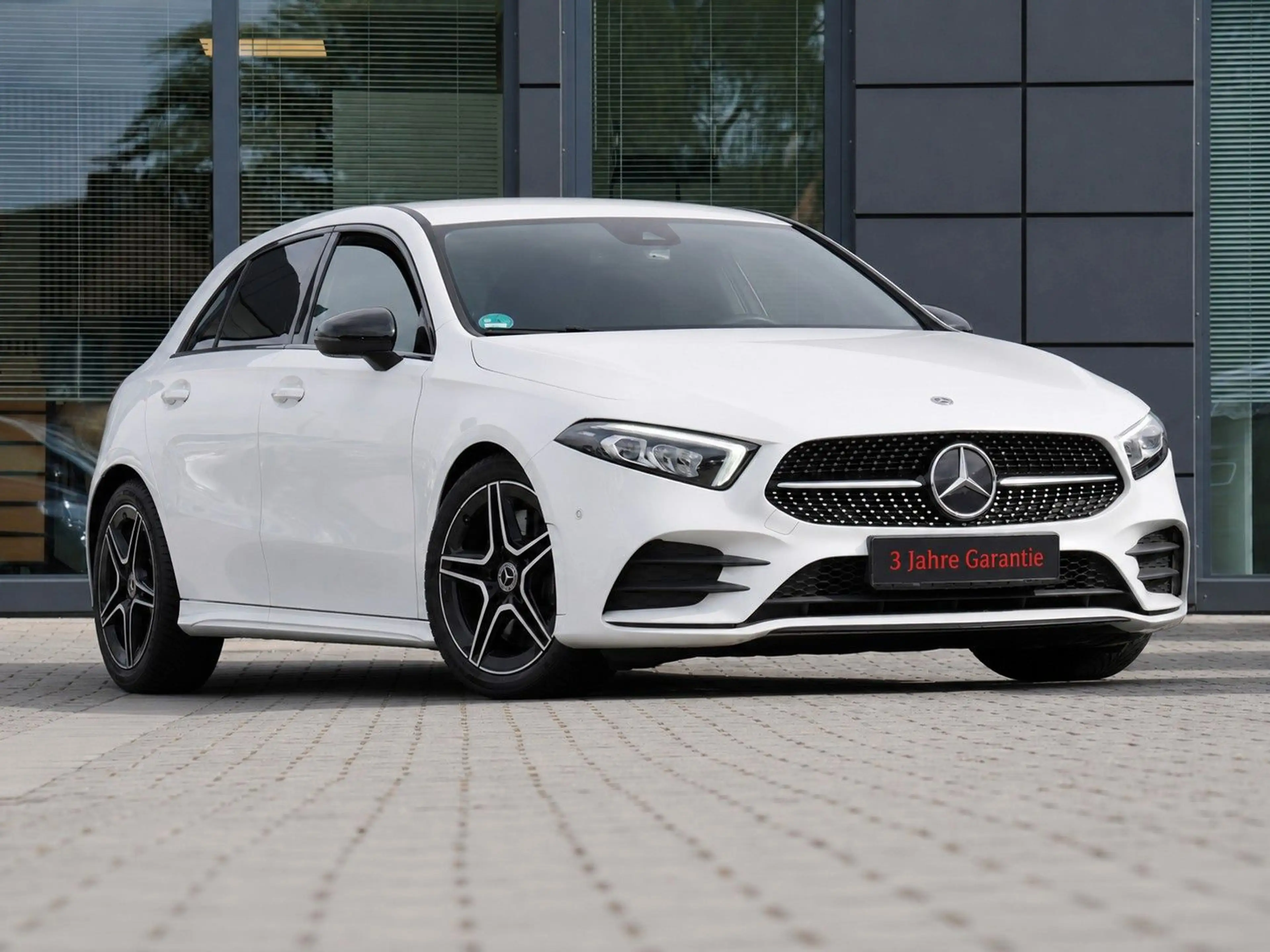 Mercedes-Benz A 250 AMG Line MIT 3 JAHREN GARANTIE !!! — photo 2