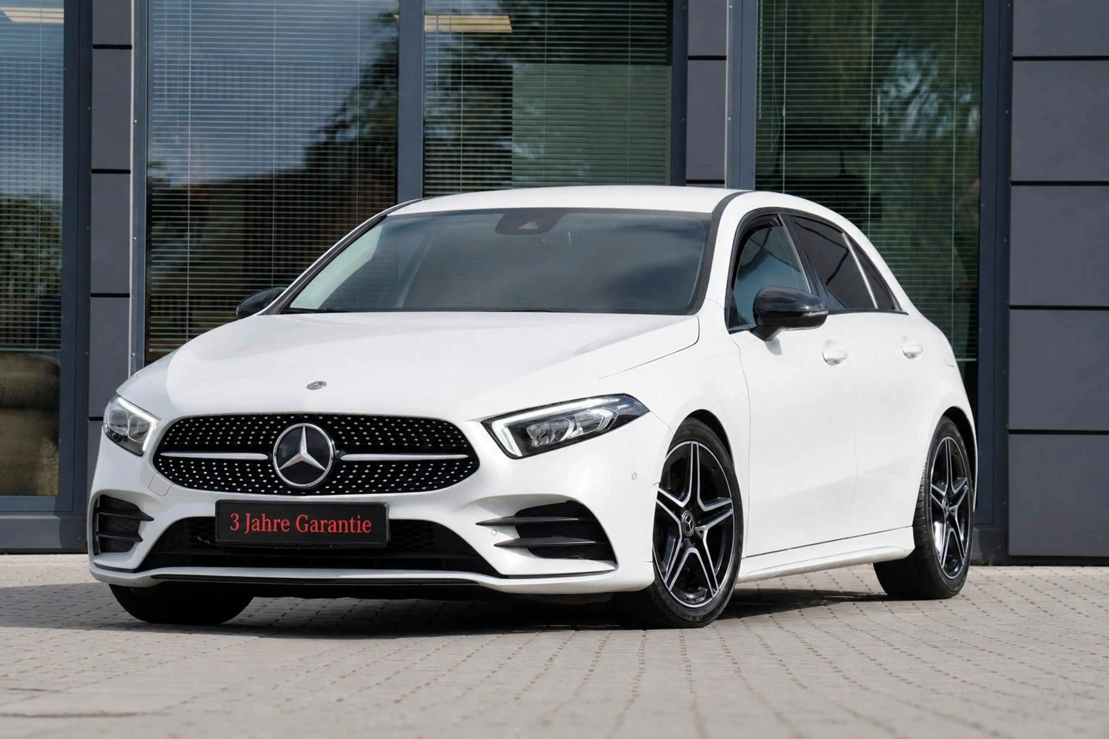 Mercedes-Benz A 250 AMG Line MIT 3 JAHREN GARANTIE !!! — photo 4