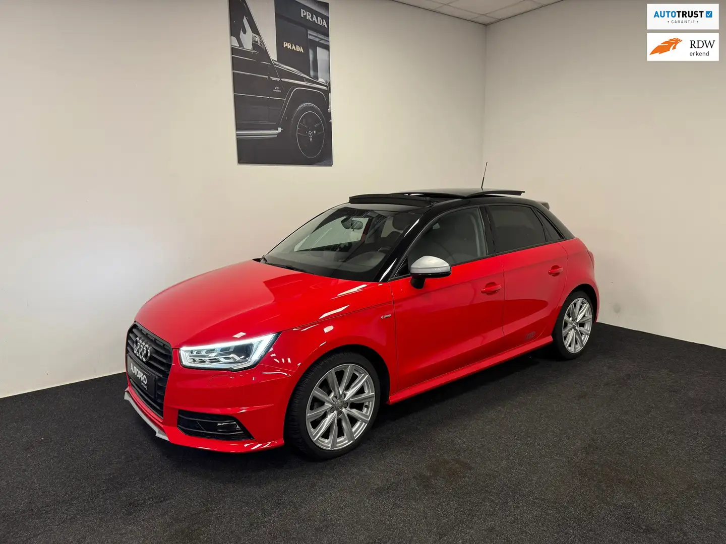 Audi A1 Sportback 1.0 TFSI S-Line // Keyless // Pano Rood - 1