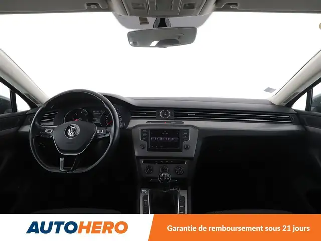 Volkswagen Passat view 12