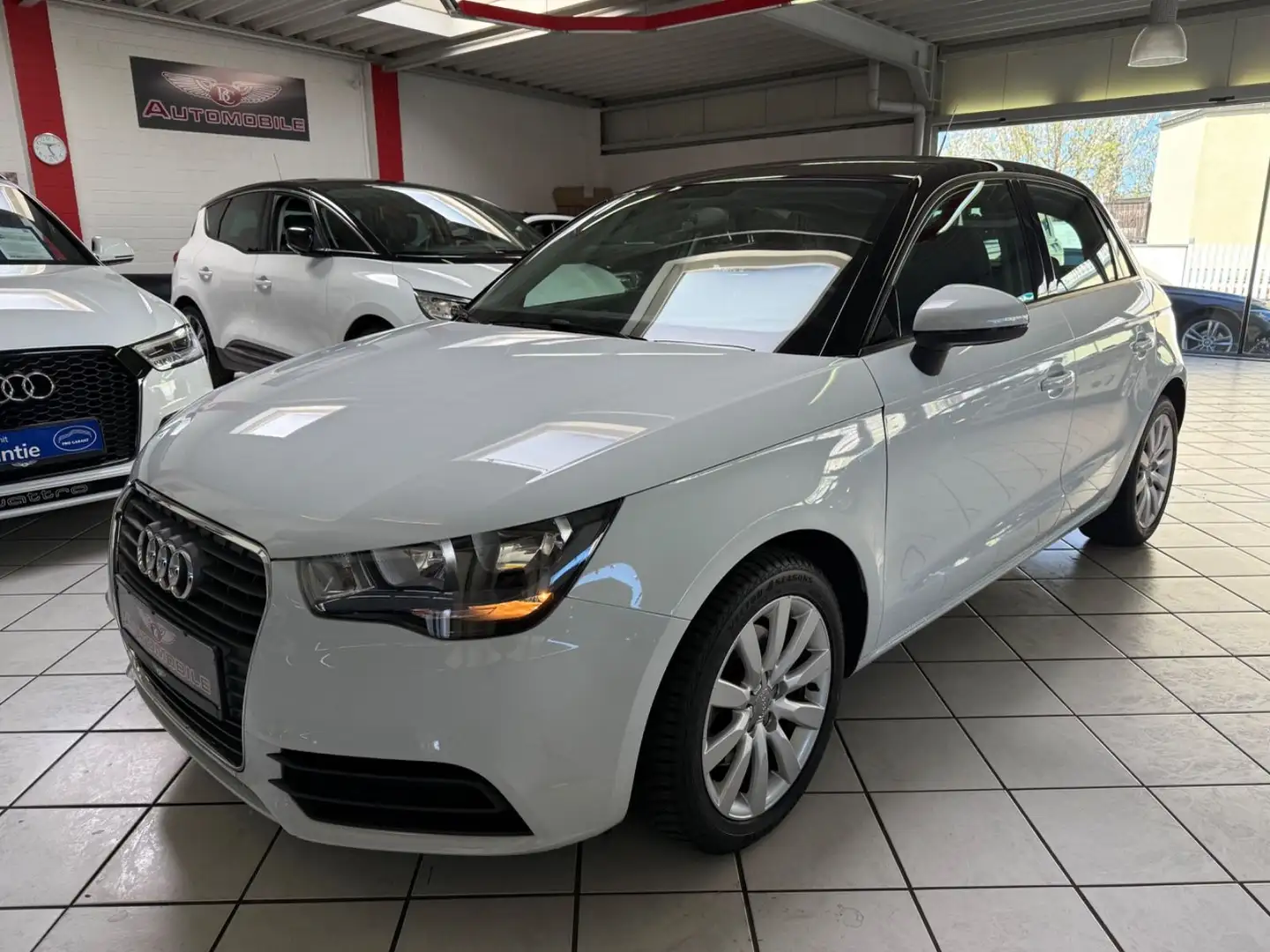 Audi A1 Sportback attraction PDC AUTOMATIK 37 TSD KM Wit - 1