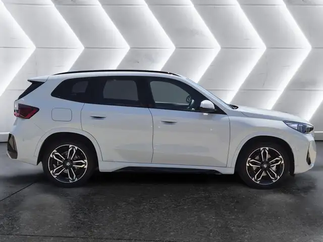 BMW X1 view 5