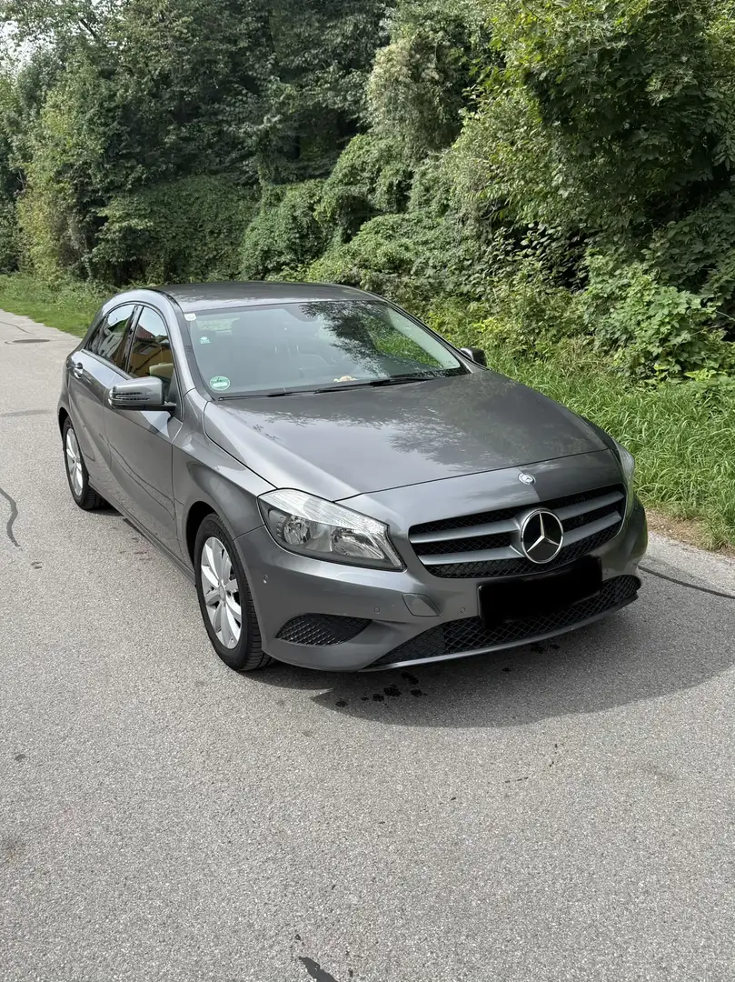 Mercedes-Benz A 180 Grau - 2