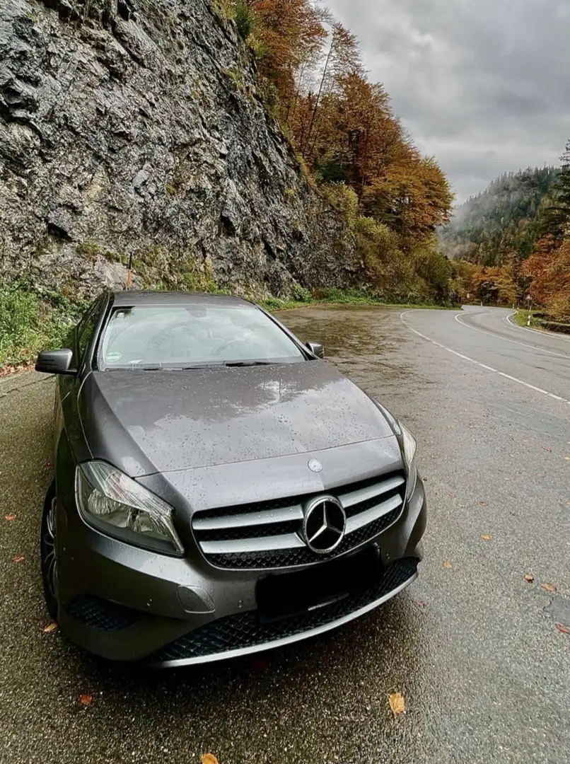Mercedes-Benz A 180 Grau - 1
