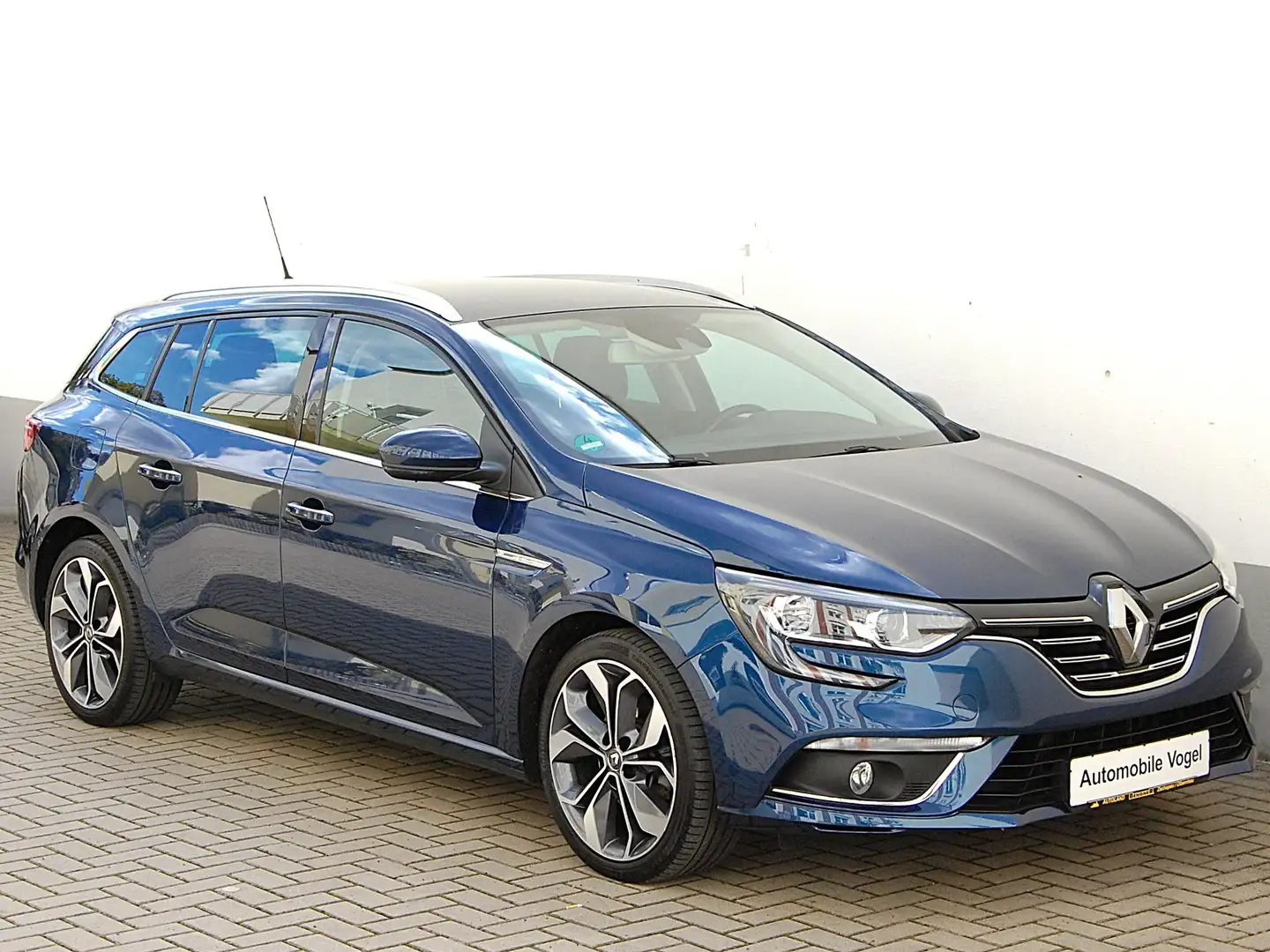 Renault Megane Grandtour TCe 160 EDC GPF BOSE-Edition Blau - 2