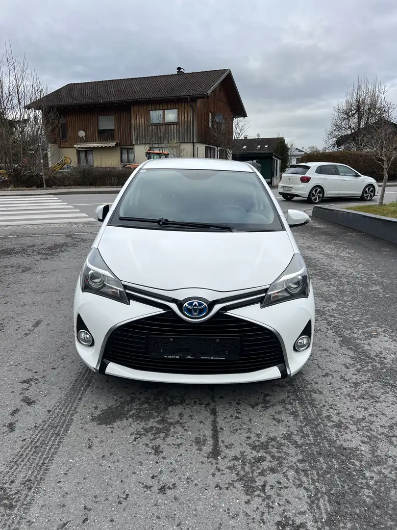 Toyota Yaris Hybrid Basis Weiß - 2