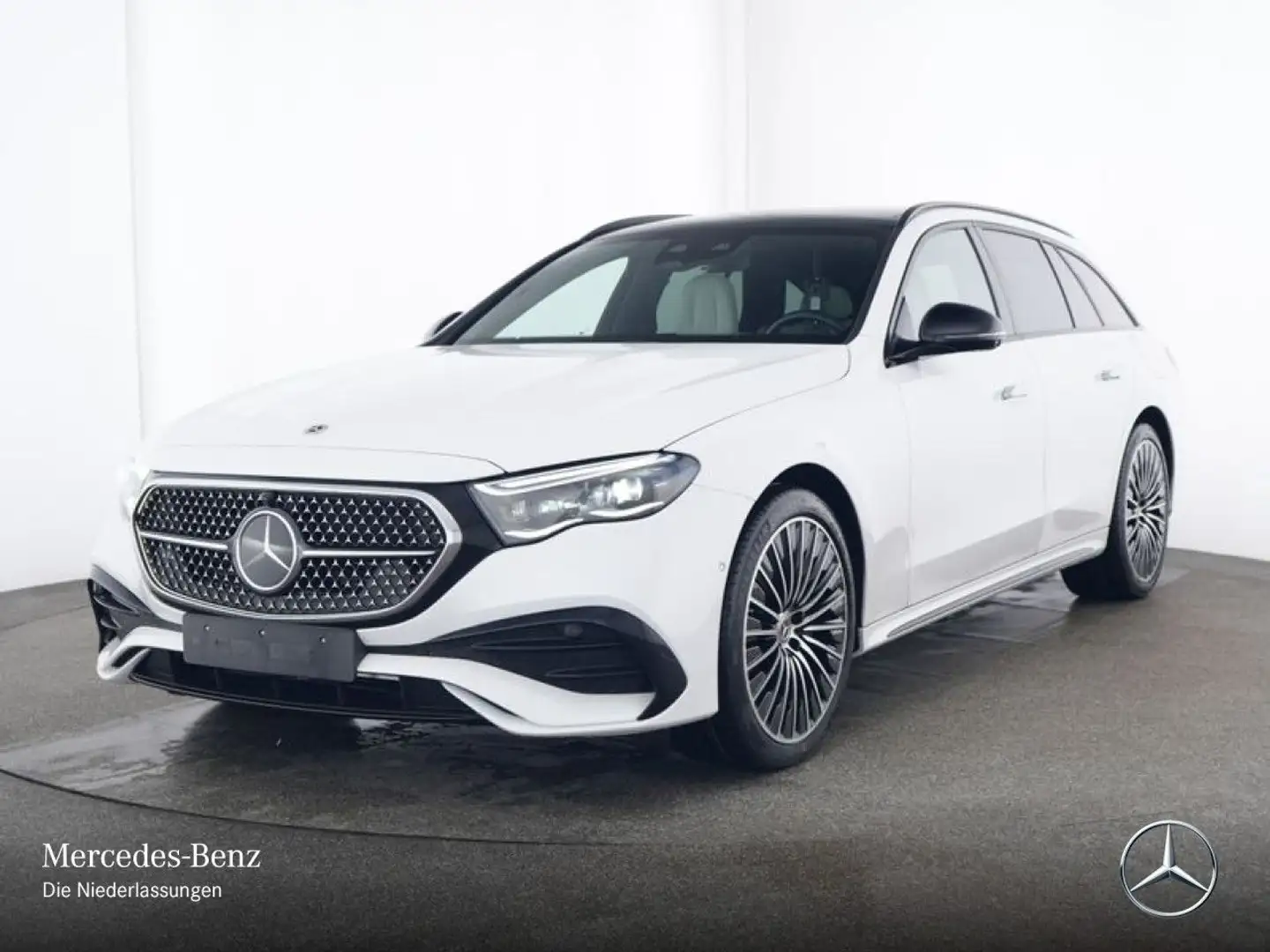 Mercedes-Benz E 300 e T AMG Fahrass Pano Burmester Distr. HUD 9G Wit - 2