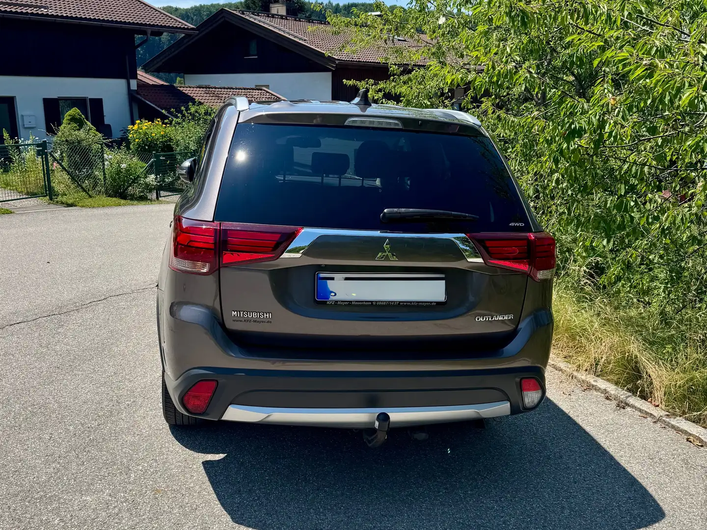 Mitsubishi Outlander Outlander Diesel 2.2 DI-D 4WD Aut. Edition+ Braun - 2