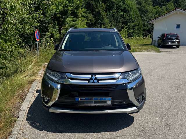 Imagine Mitsubishi Outlander Outlander Diesel 2.2 DI-D 4WD Aut. Edition+