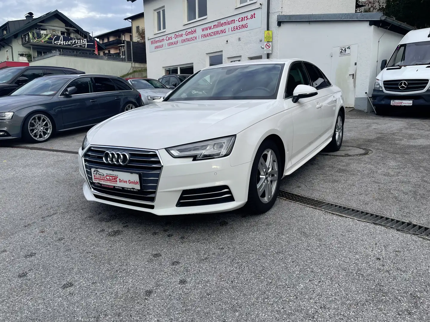 Audi A4 quattro sport bei Finanzierung FIX 6,274% Blanc - 1