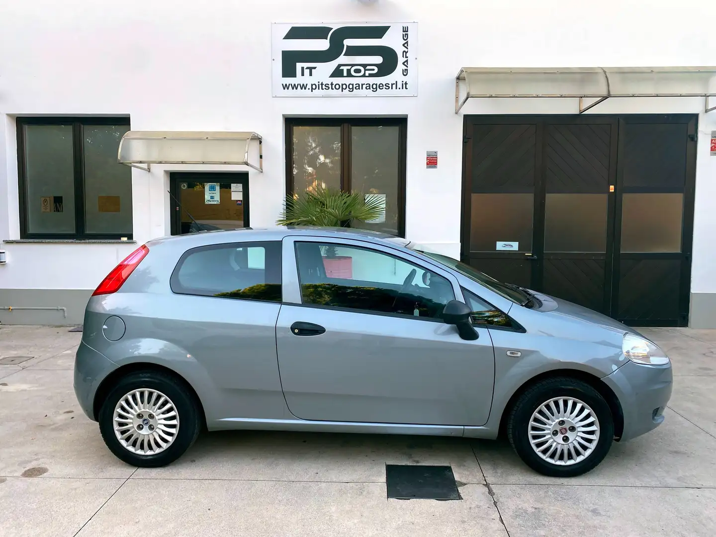 Fiat Grande Punto Grande Punto 3p 1.2 Actual 65cv - Neopatentati Grau - 1