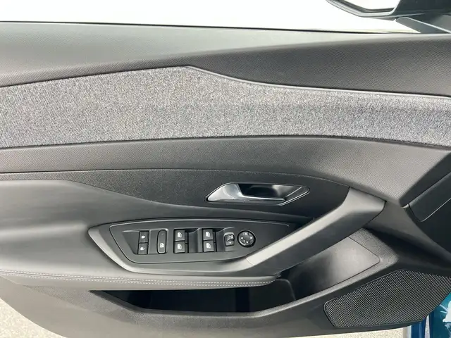 Peugeot 408 view 11